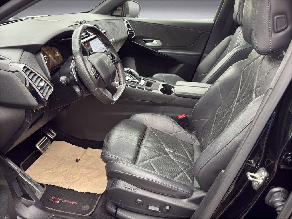 DS Automobiles DS 7 Crossback 225 Performance Line + Leder