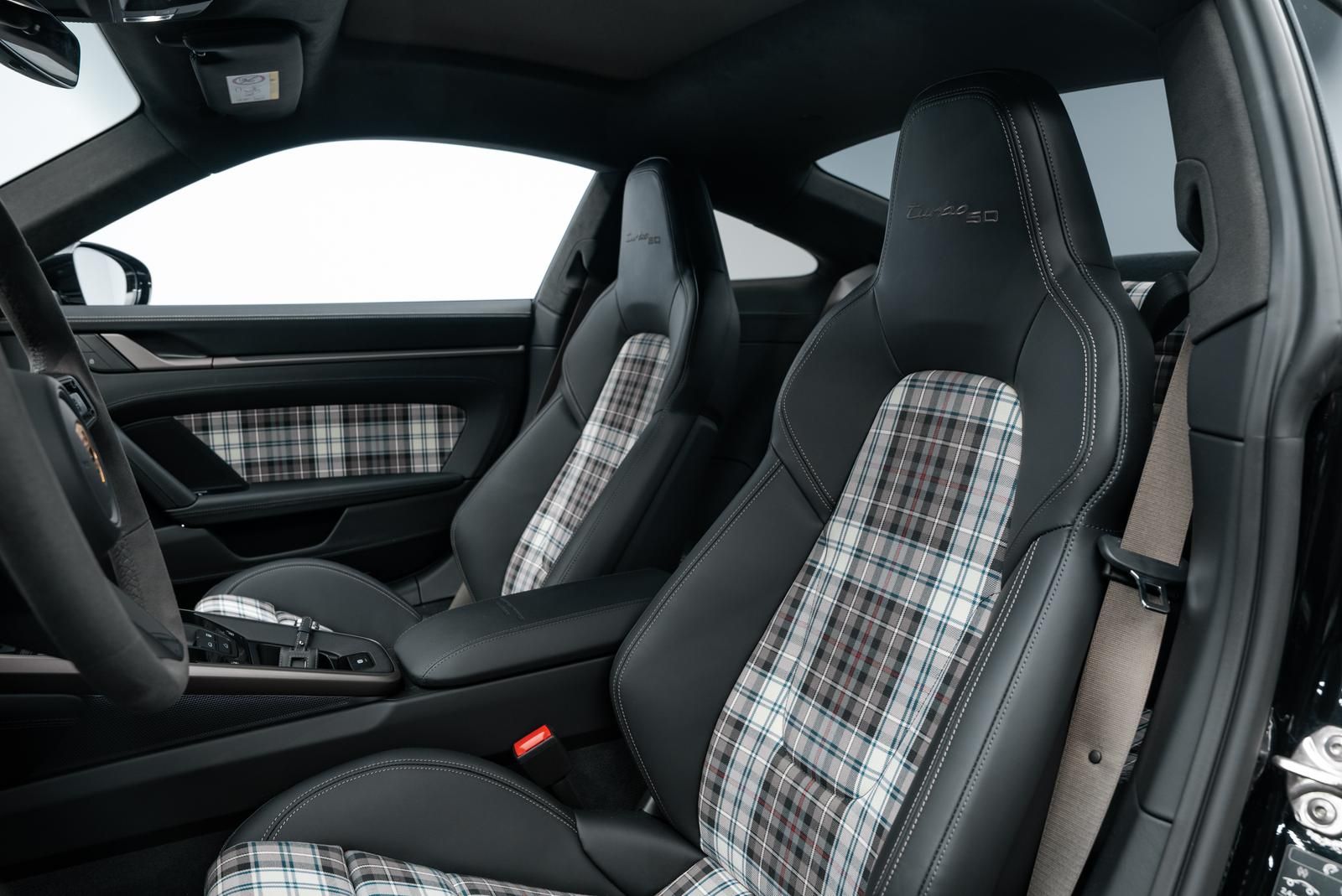 Porsche 992 Turbo 50 Jahre HERITAGE/360/BURM.