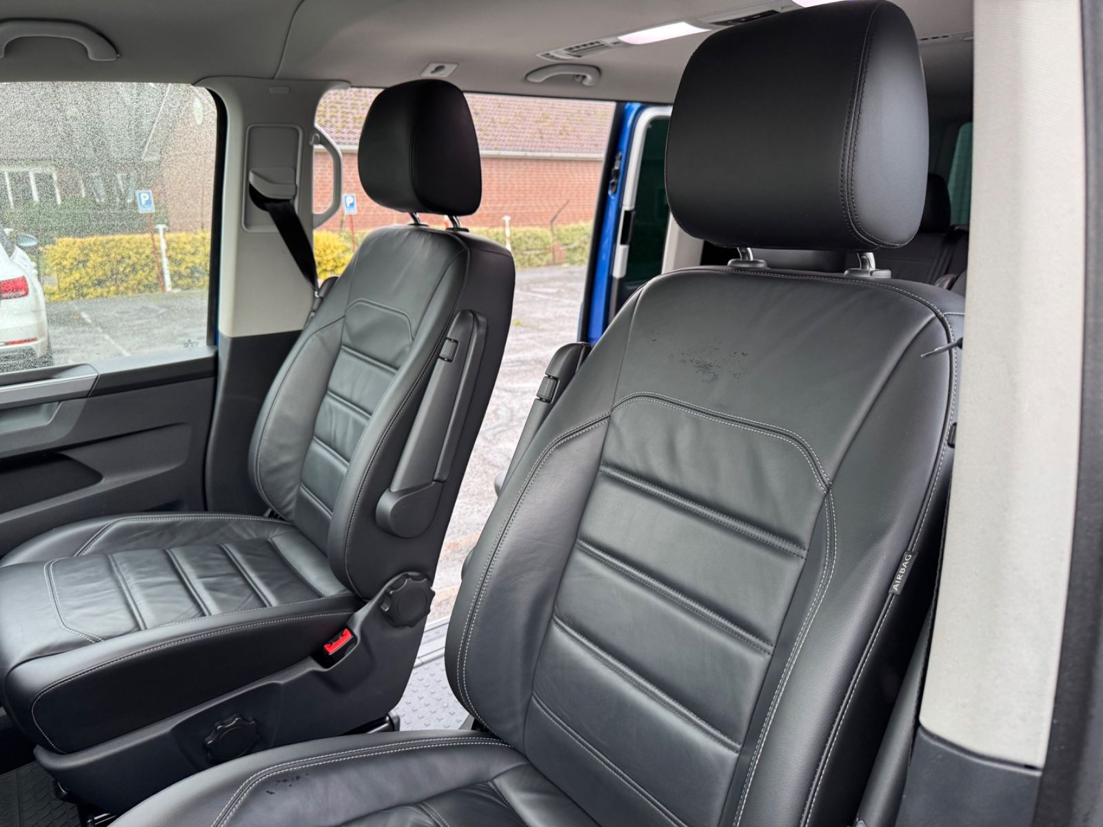 Volkswagen T6 Multivan - Samsaru's Car Outlet