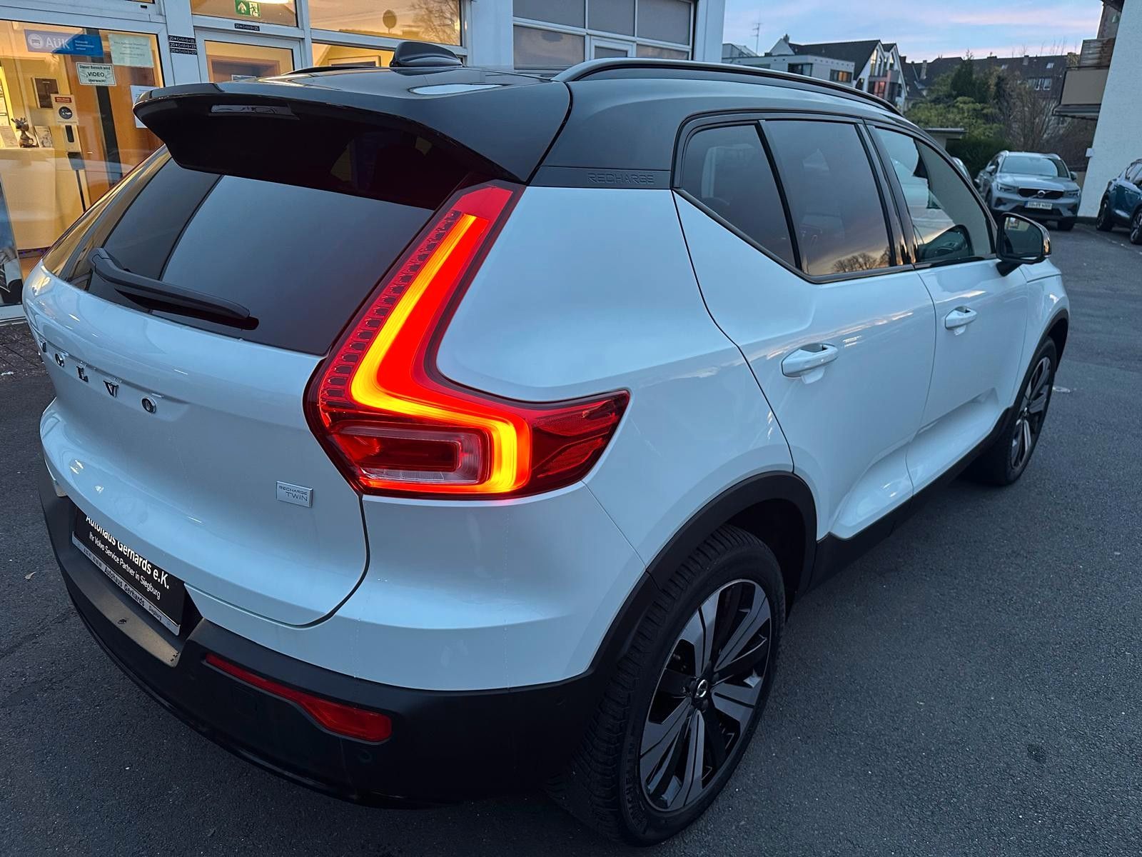 Volvo XC40 Twin AWD Ultimate AHK,Pano,360°,BLIS,ACC