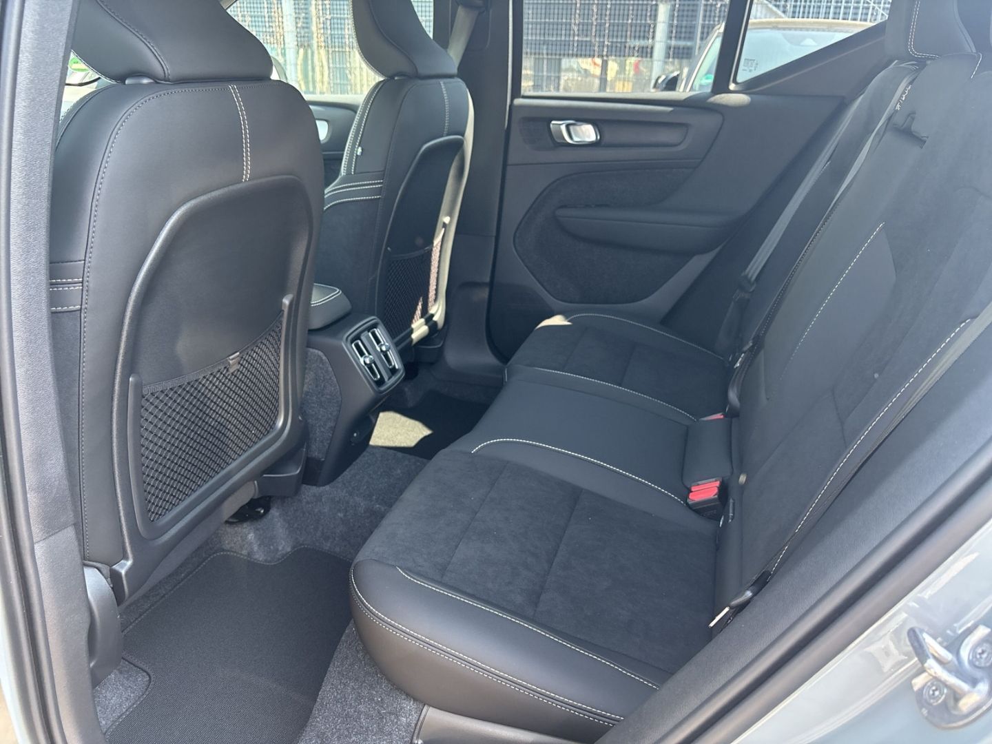 Volvo XC40 B4 Ultra Black Edition AHK Digitales Cockpi