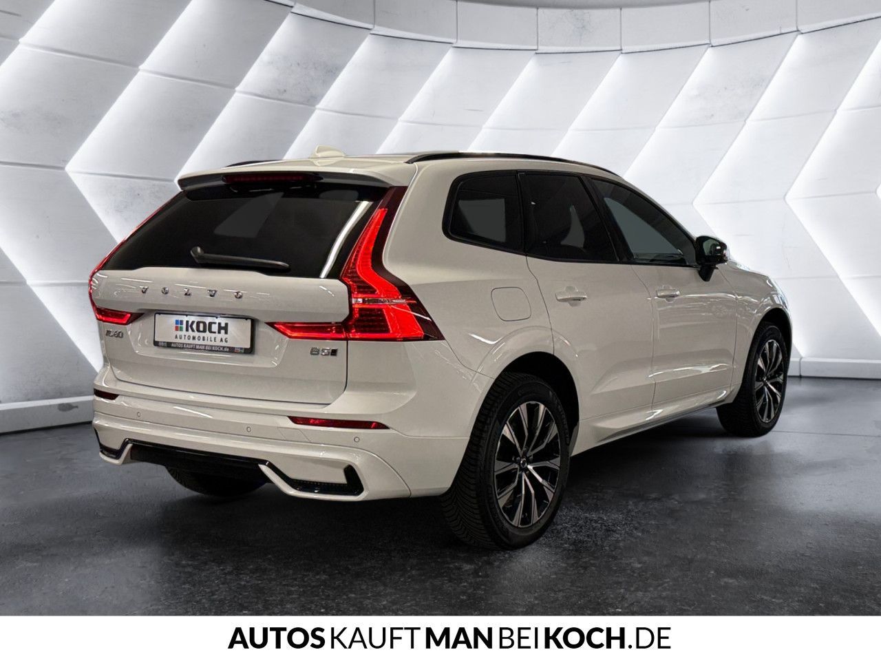 Volvo XC60 B5 AWD PlusDark ACC BLIS AHK VLED 4xSHz H&K