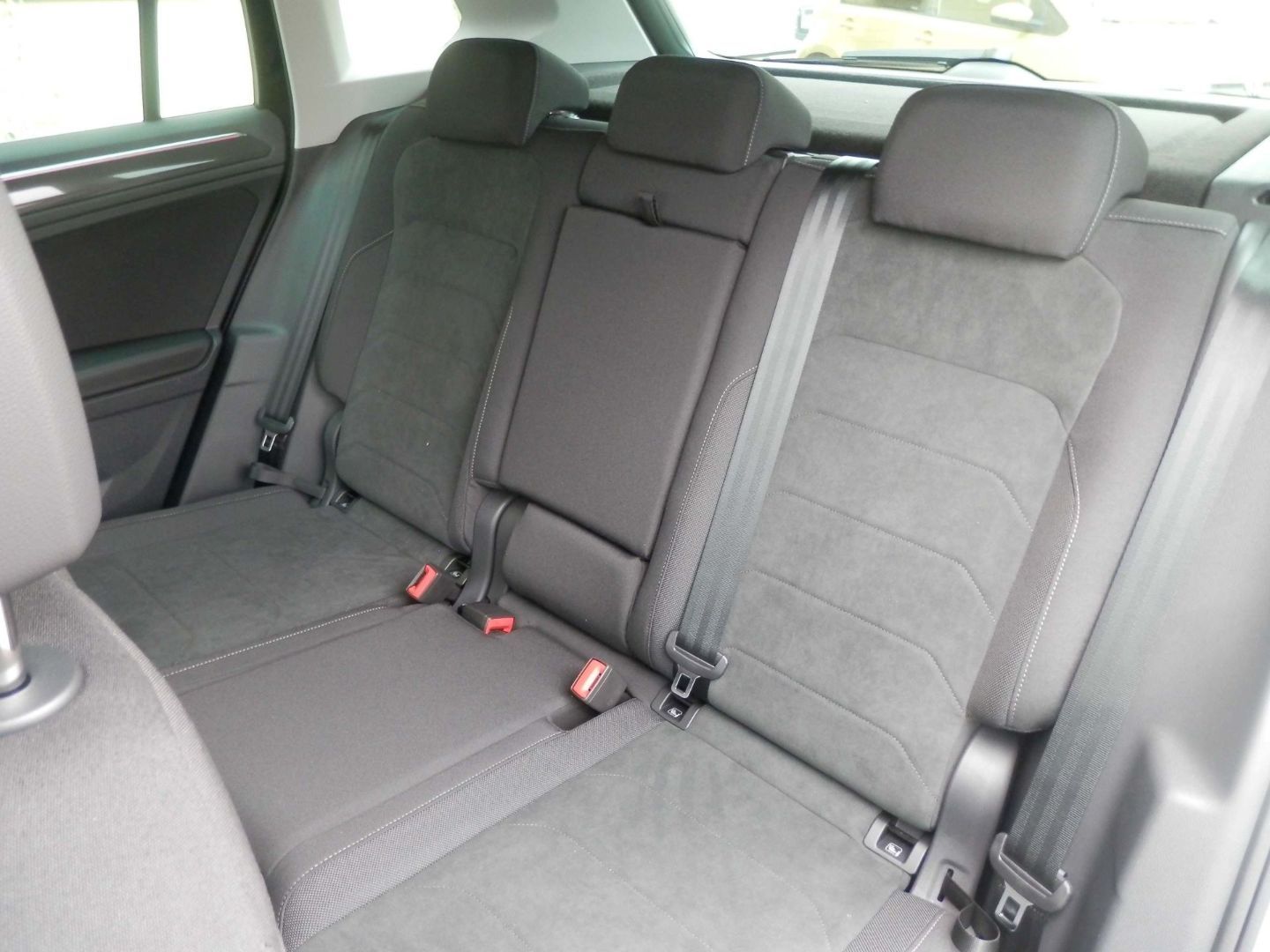 Volkswagen Tiguan Elegance - Samsaru's Car Outlet