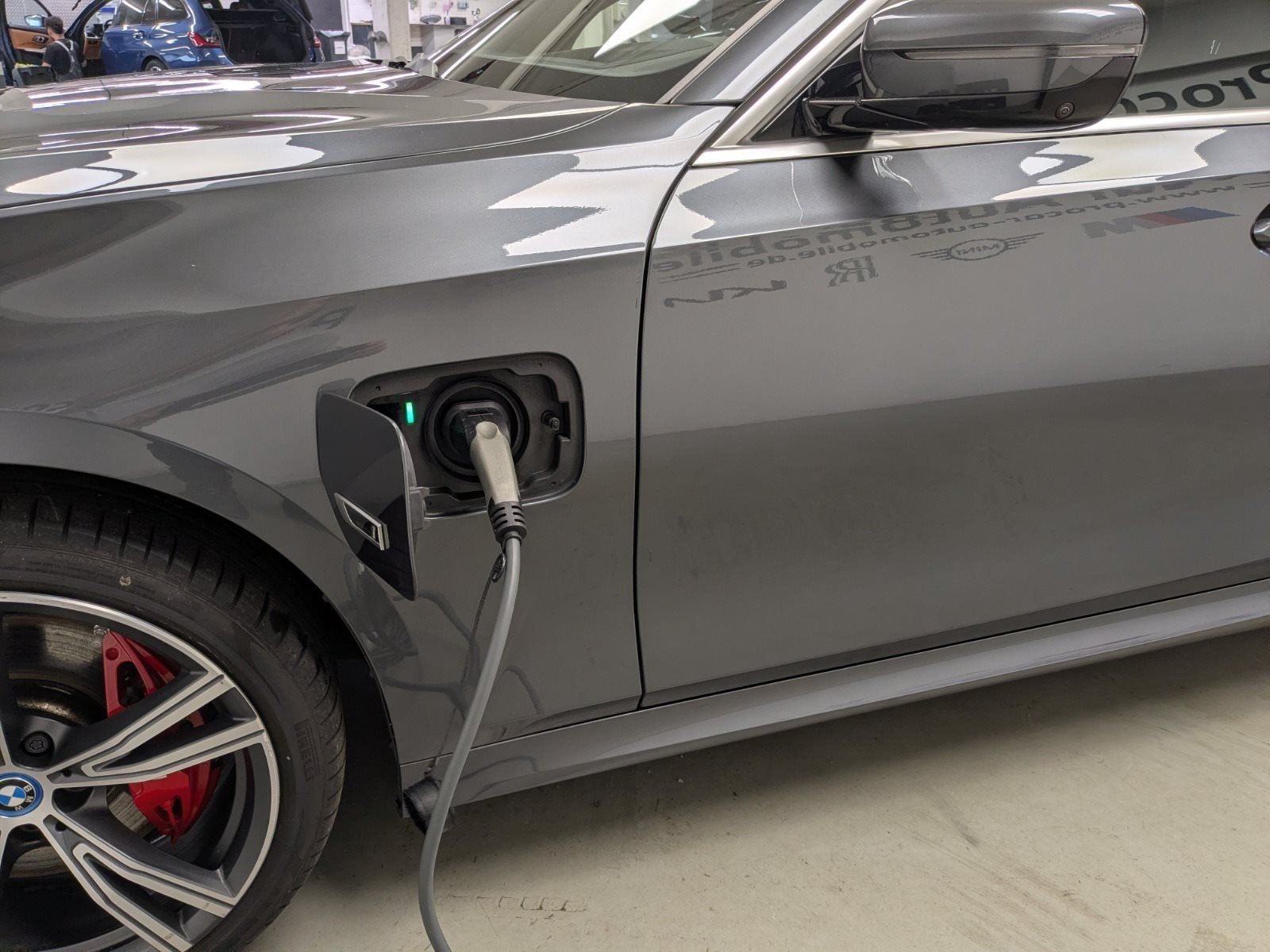 BMW 330e xDrive M Sport Laser ACC 360° HuD HiFi 19''