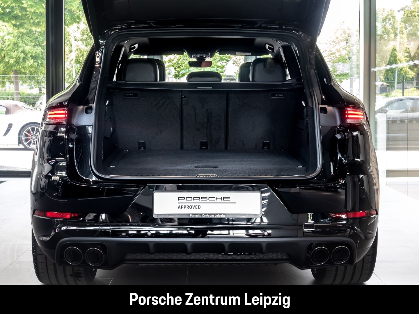 Porsche Cayenne E-Hybrid SportDesign HD-Matrix AHK HeadU