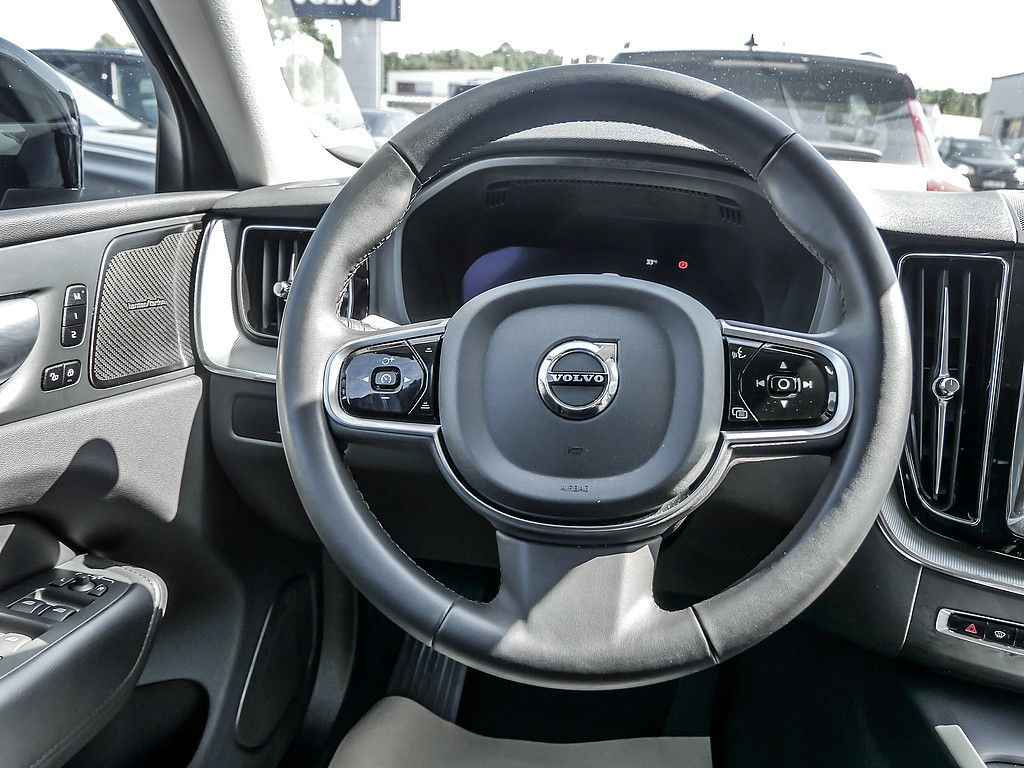 Volvo XC60 B4 Plus Dark AWD