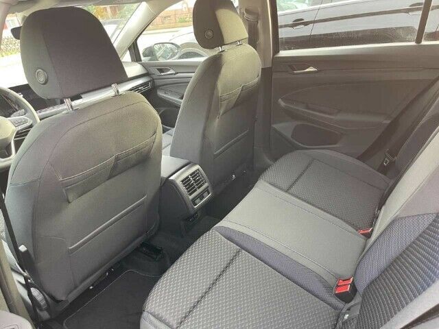 Volkswagen Golf VIII United 1.5 eTSi DSG - Samsaru's Car Outlet