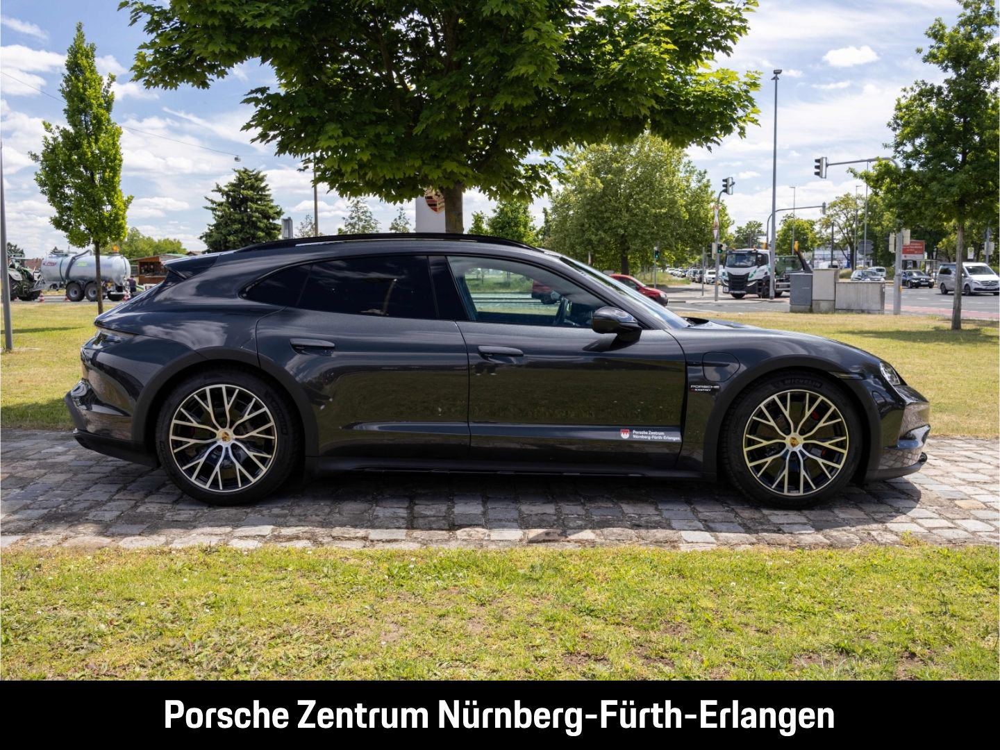 Porsche Taycan 4S Cross Turismo Achslenkung HD-Matrix In