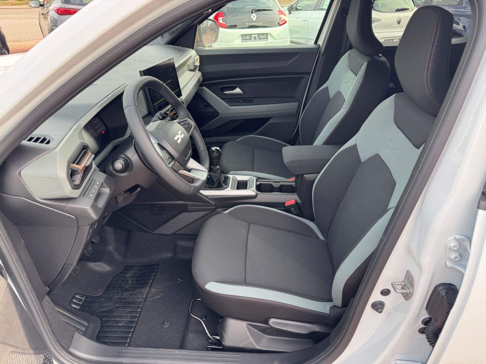 Dacia Neuer Duster Extreme TCE 130 - Samsaru's Car Outlet
