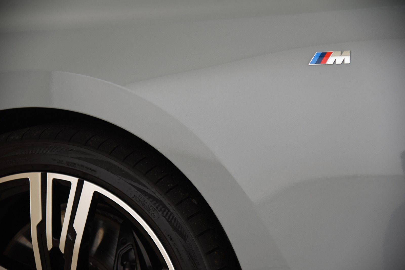 BMW 740d xDrive M Sport Pro ACC LED Pano HUD B&W