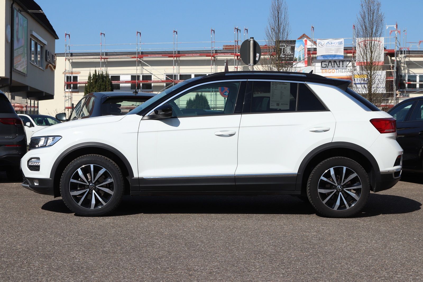 Volkswagen T-Roc 1.5 TSI Style DSG - Samsaru's Car Outlet