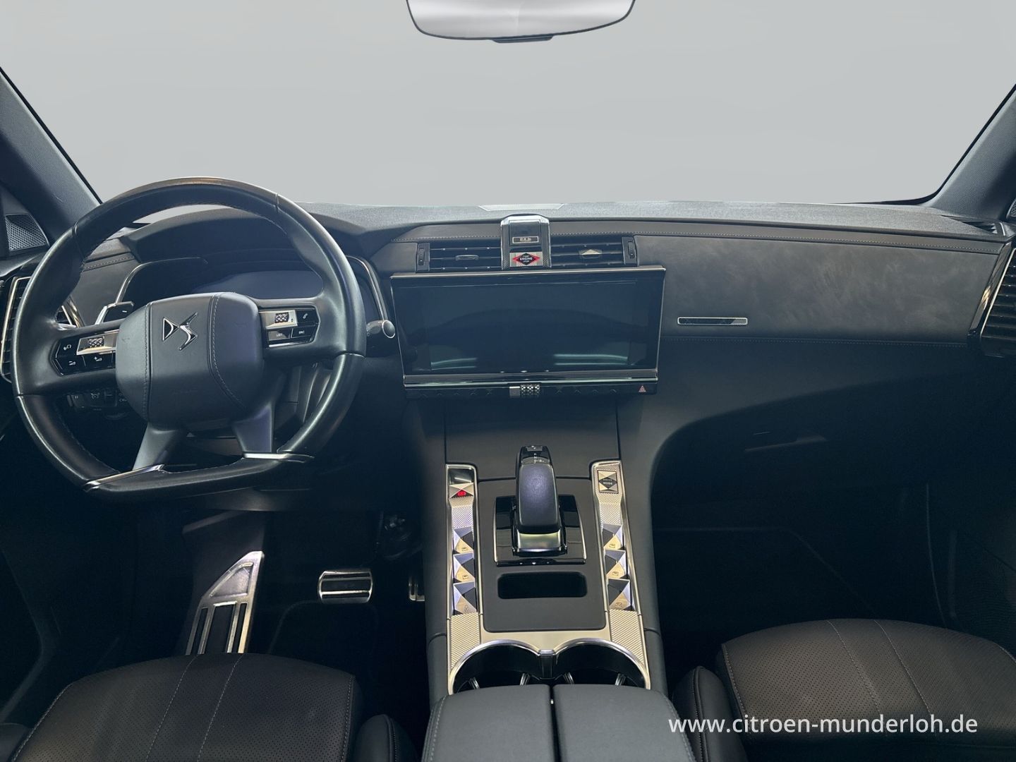 DS Automobiles DS7 E-Tense 4x4 Louvre Hybrid Autom. LEDER PANOR