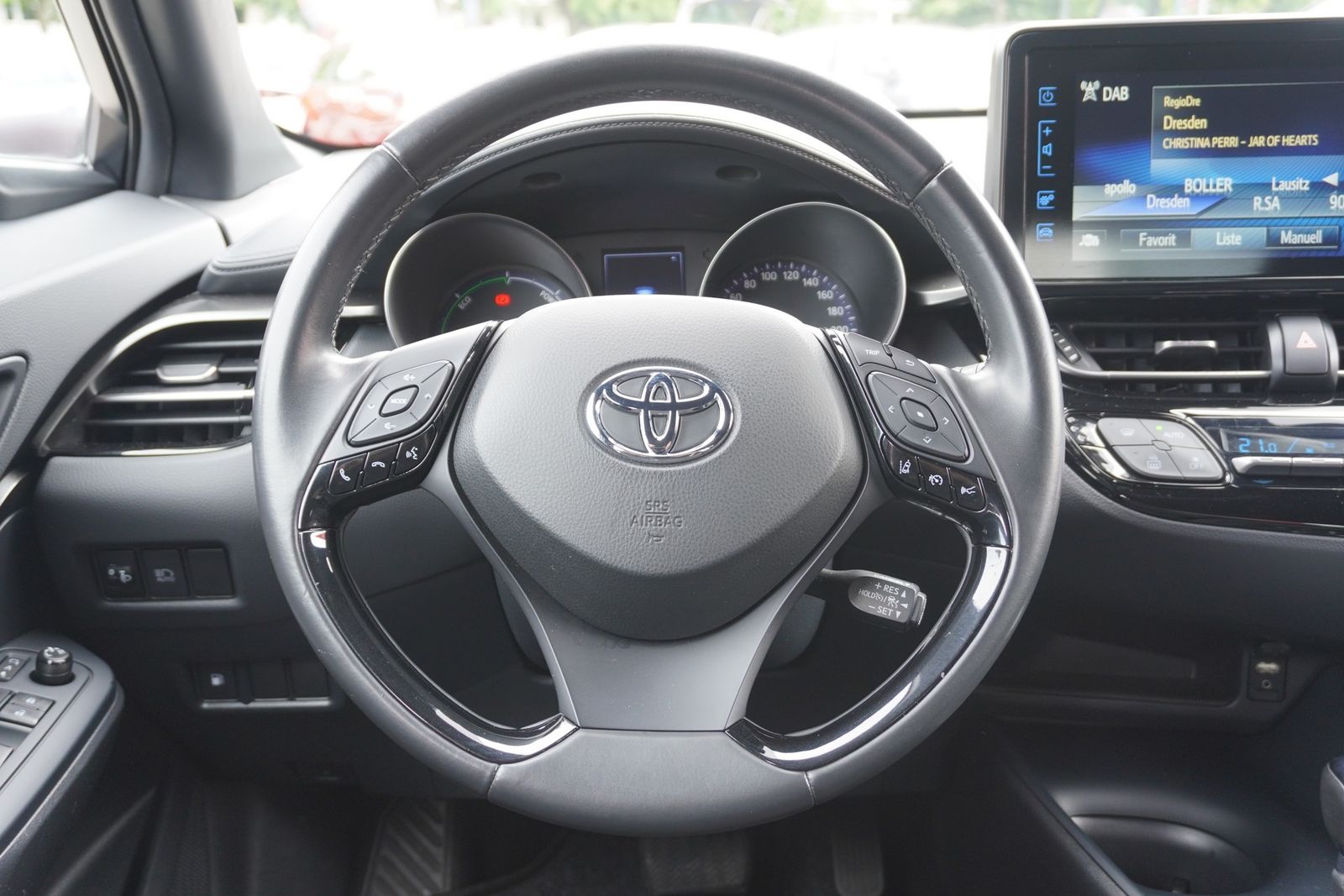 Toyota C-HR 1.8 Hybrid Flow - Samsaru's Car Outlet