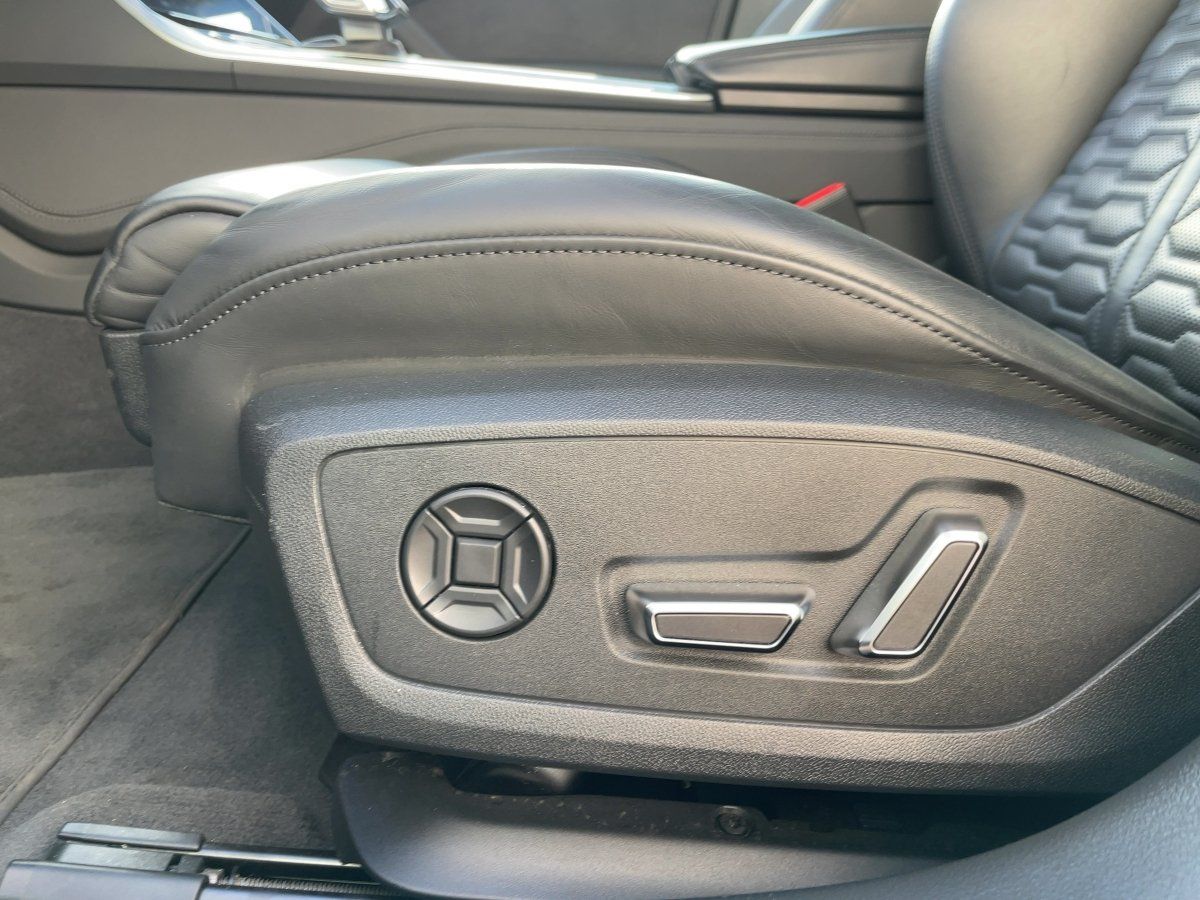 Audi RS 6 Avant 4.0 TFSI MATRIX+AHK+PANO+SHZ+VIRT