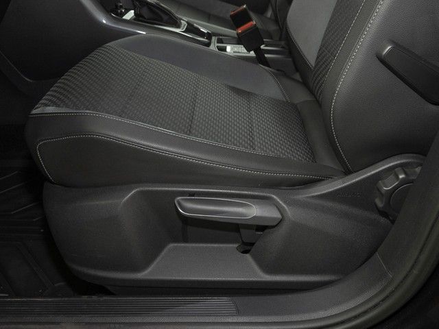 Volkswagen T-Roc 1.5 TSI DSG Sport R-Line - Samsaru's Car Outlet
