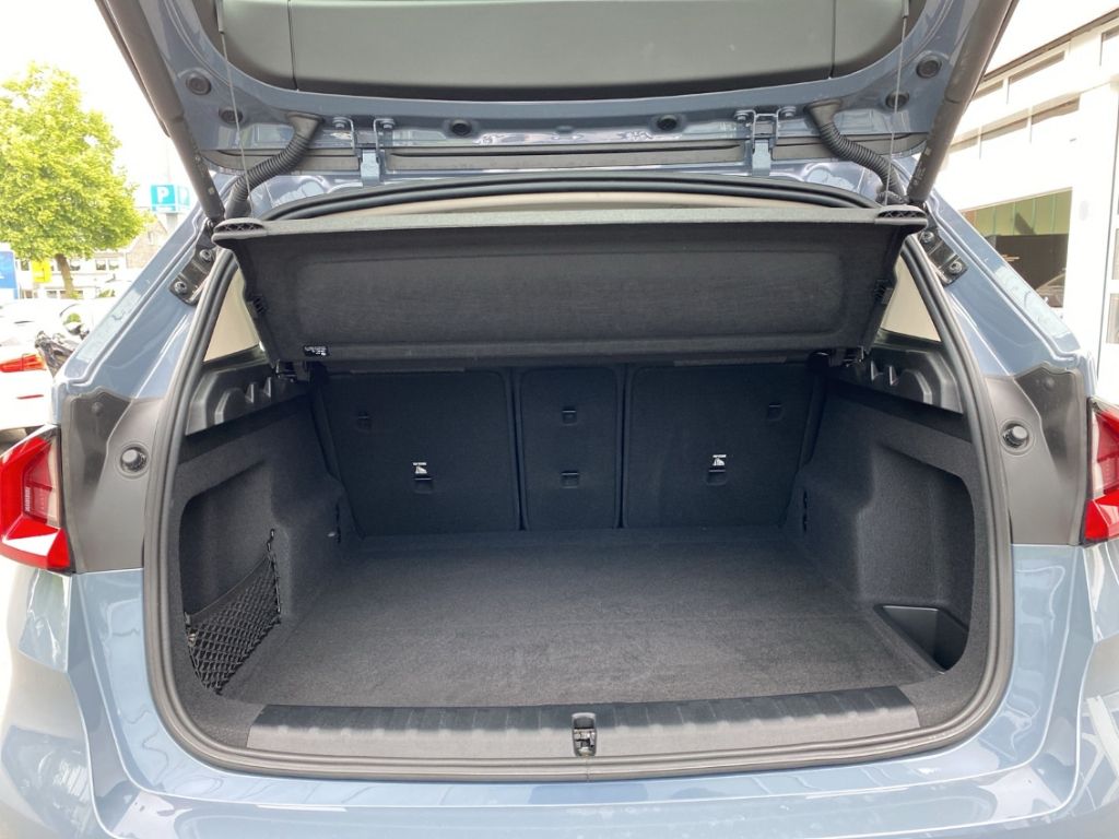 BMW X1 xDrive20d LiveCockpitPro - Samsaru's Car Outlet