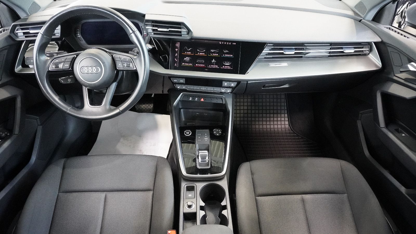 Audi A3 Sportback 30 TFSI advanced - Samsaru's Car Outlet