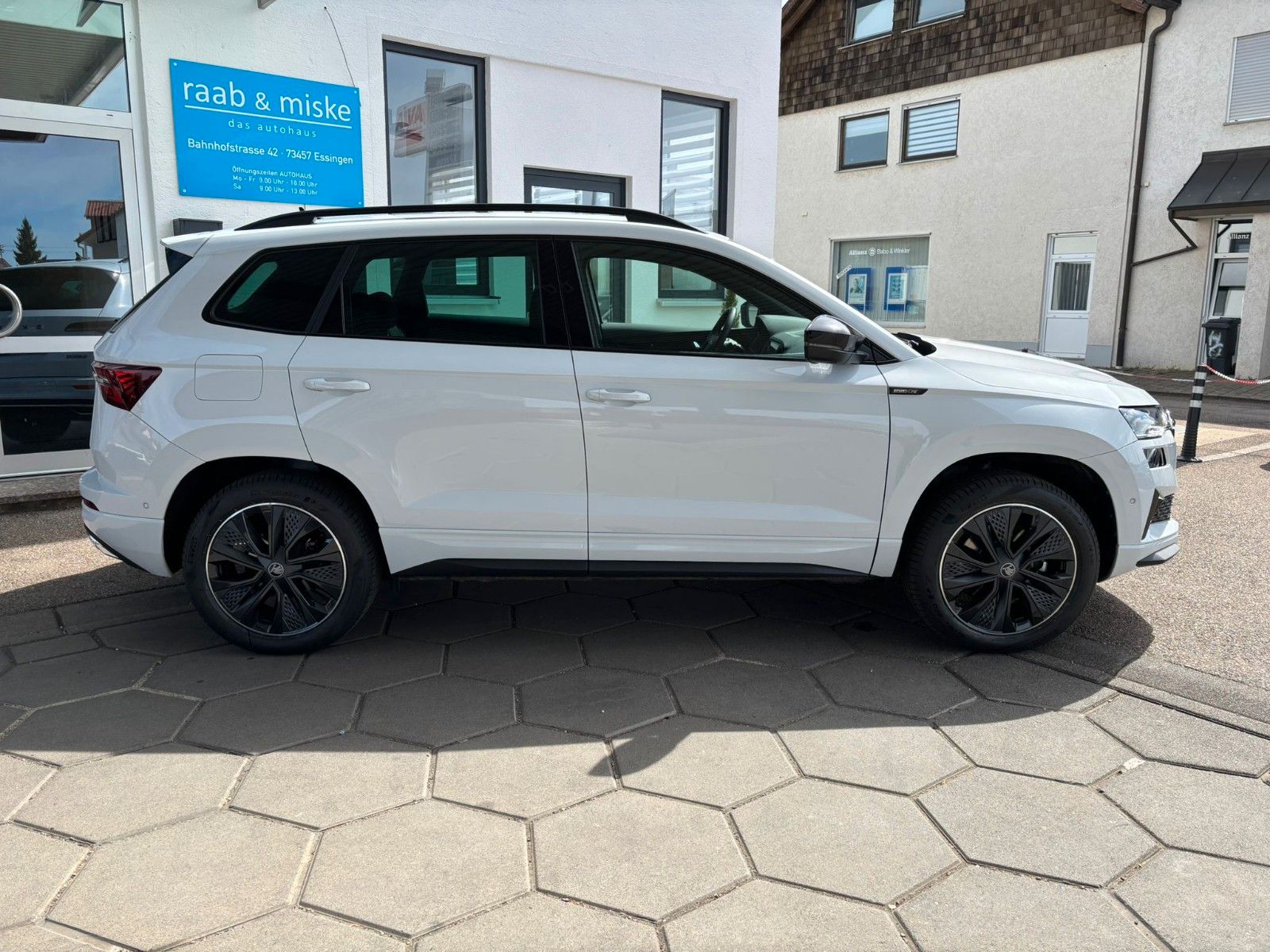 Skoda Karoq Sportline *AHK/Navi/SHZ/ACC/Garantie*