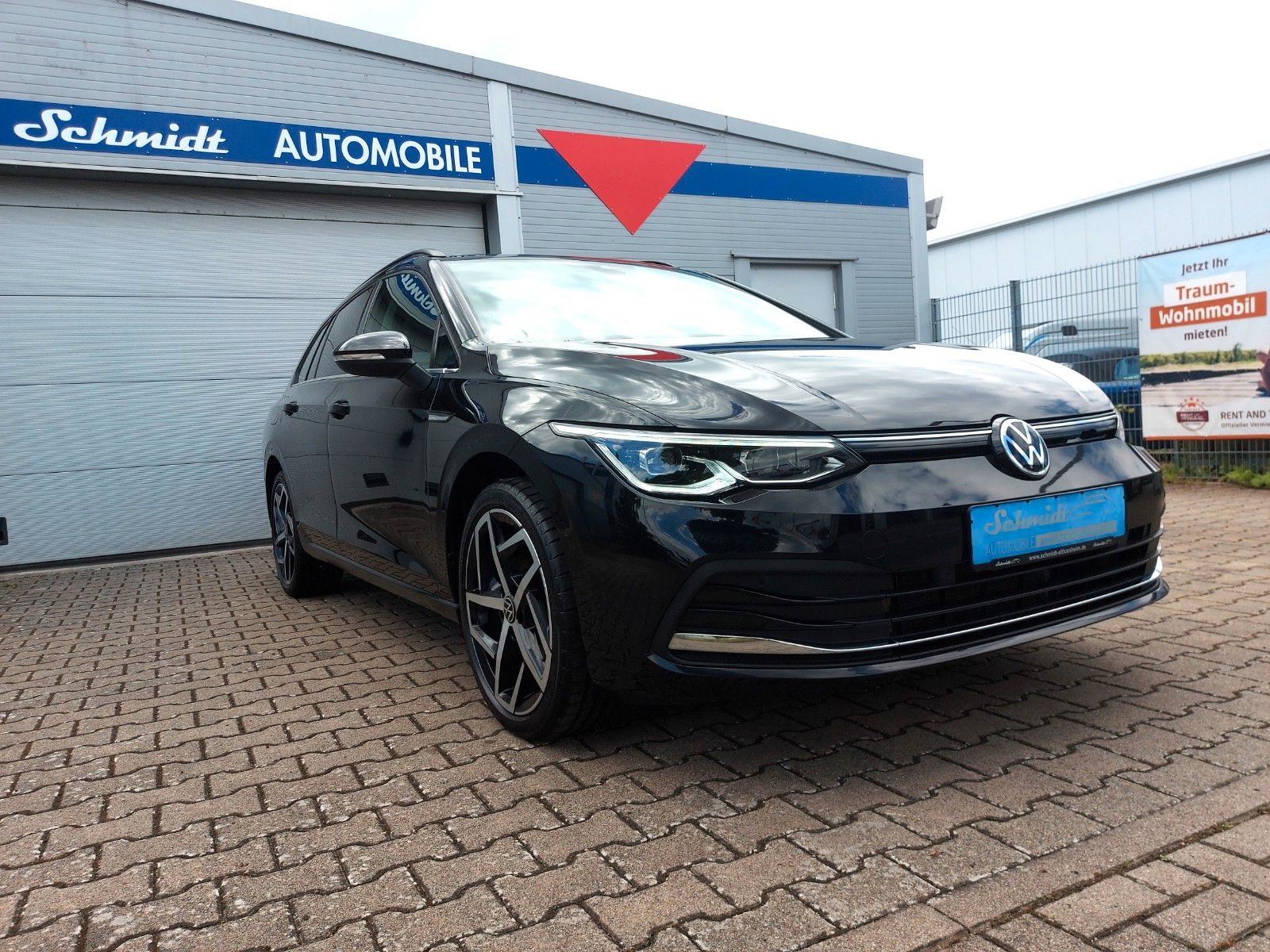 Volkswagen Golf VIII Variant 2.0 TDI Style - Samsaru's Car Outlet