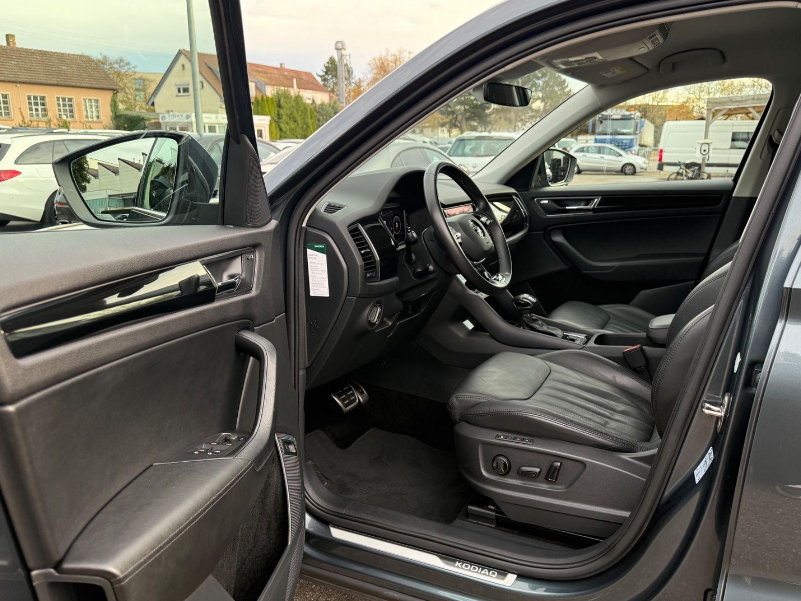 Skoda Kodiaq L&K 4x4*360° Kamera+ACC+AHK+Canton*