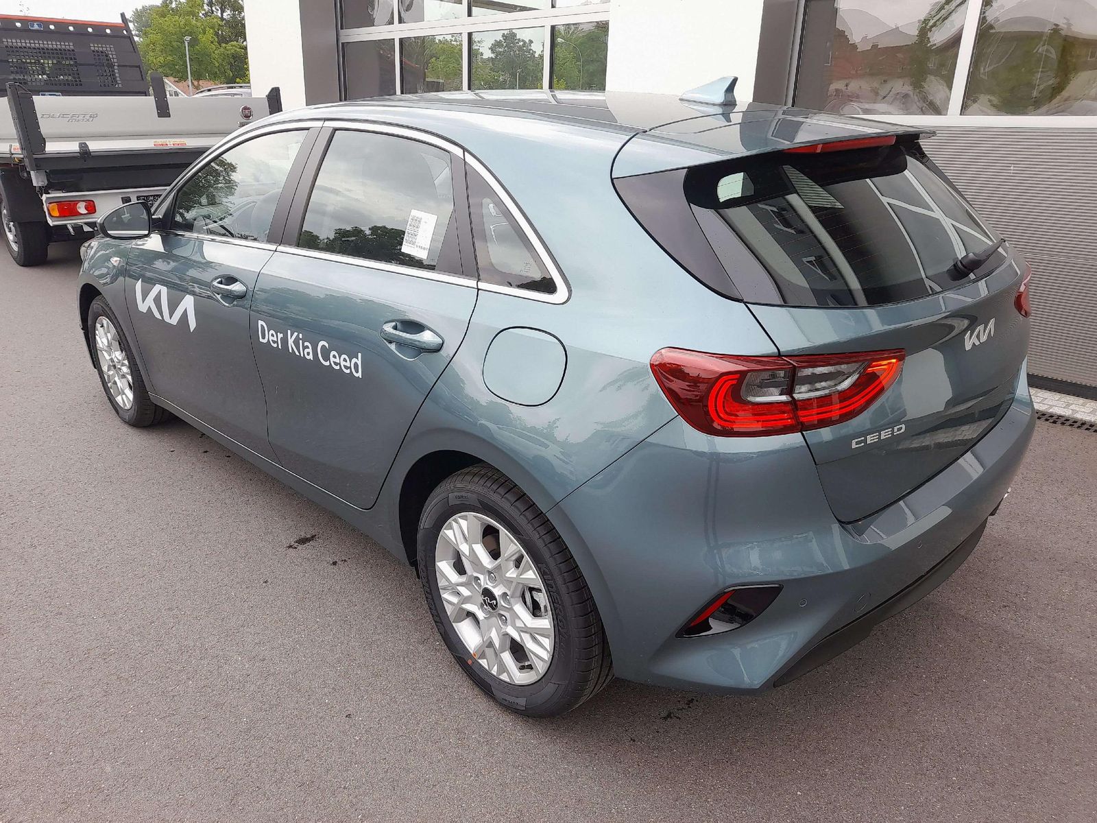 Kia Ceed Vision - Samsaru's Car Outlet