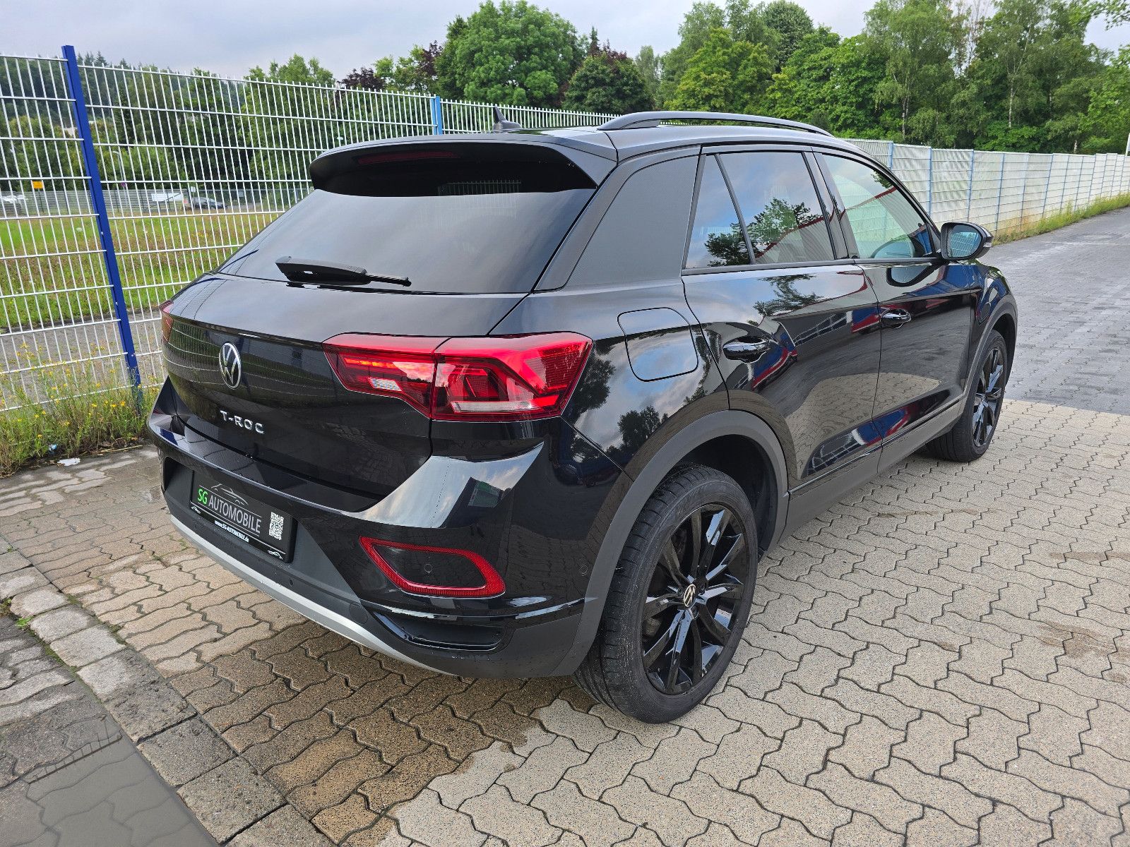 Volkswagen T-Roc 1.5 TSI Style Black - Samsaru's Car Outlet