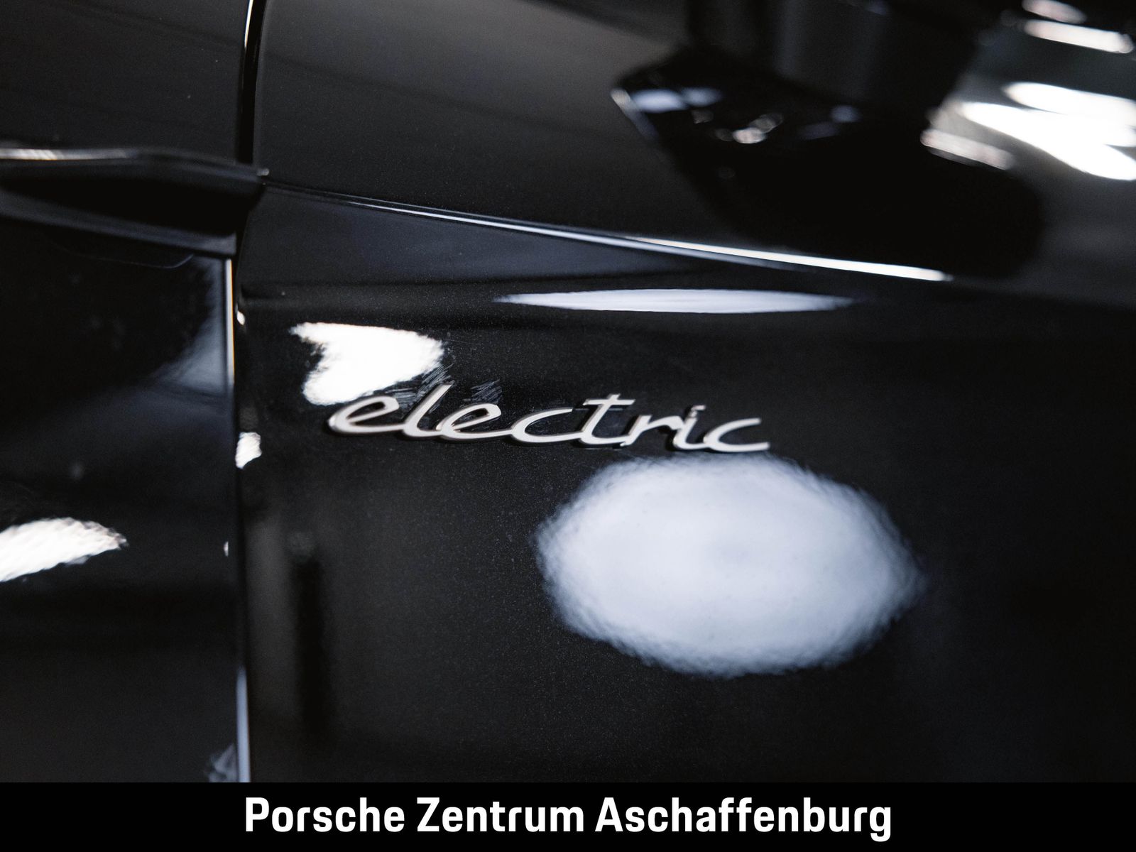 Porsche Taycan Turbo Sport Turismo SportDesign Paket