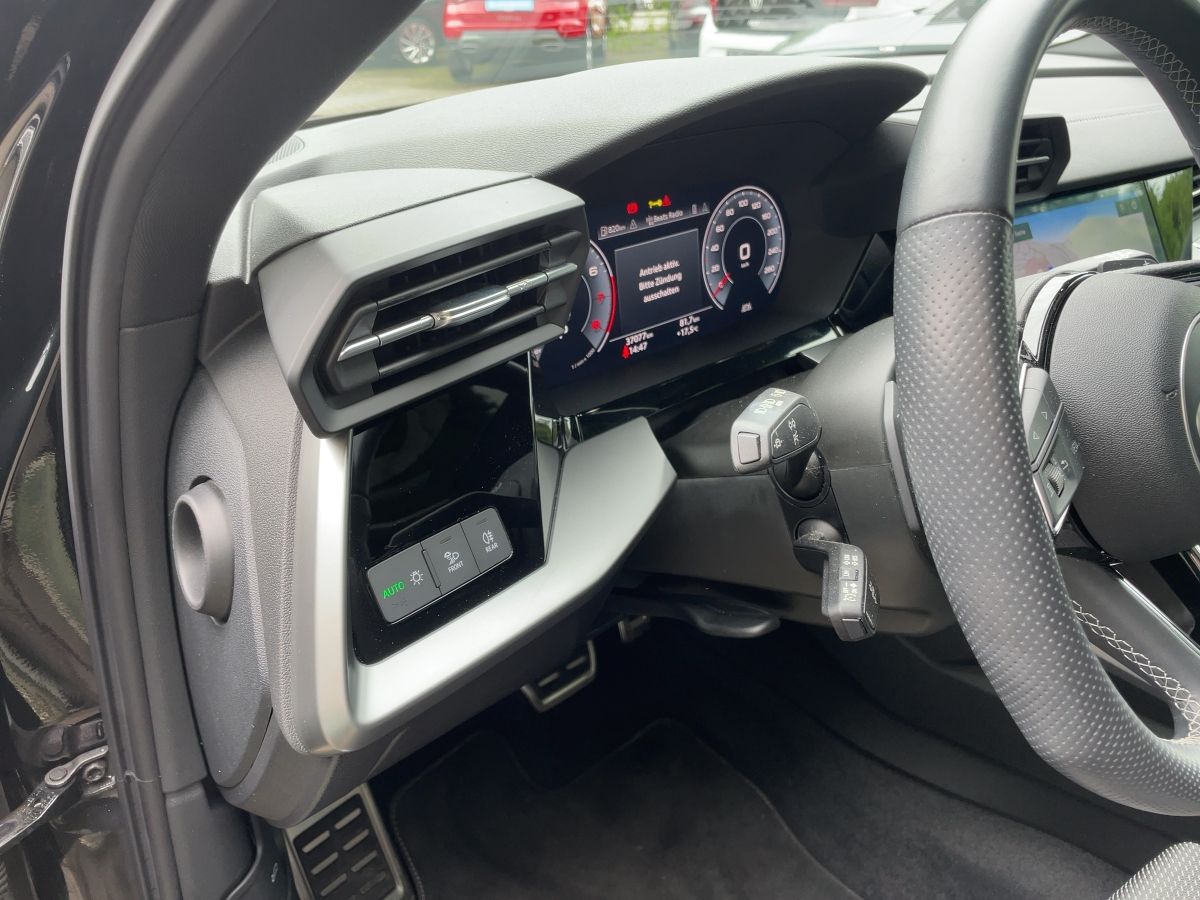 Audi A3 Sportback 35 1.5 TFSI MHEV advanced - Samsaru's Car Outlet