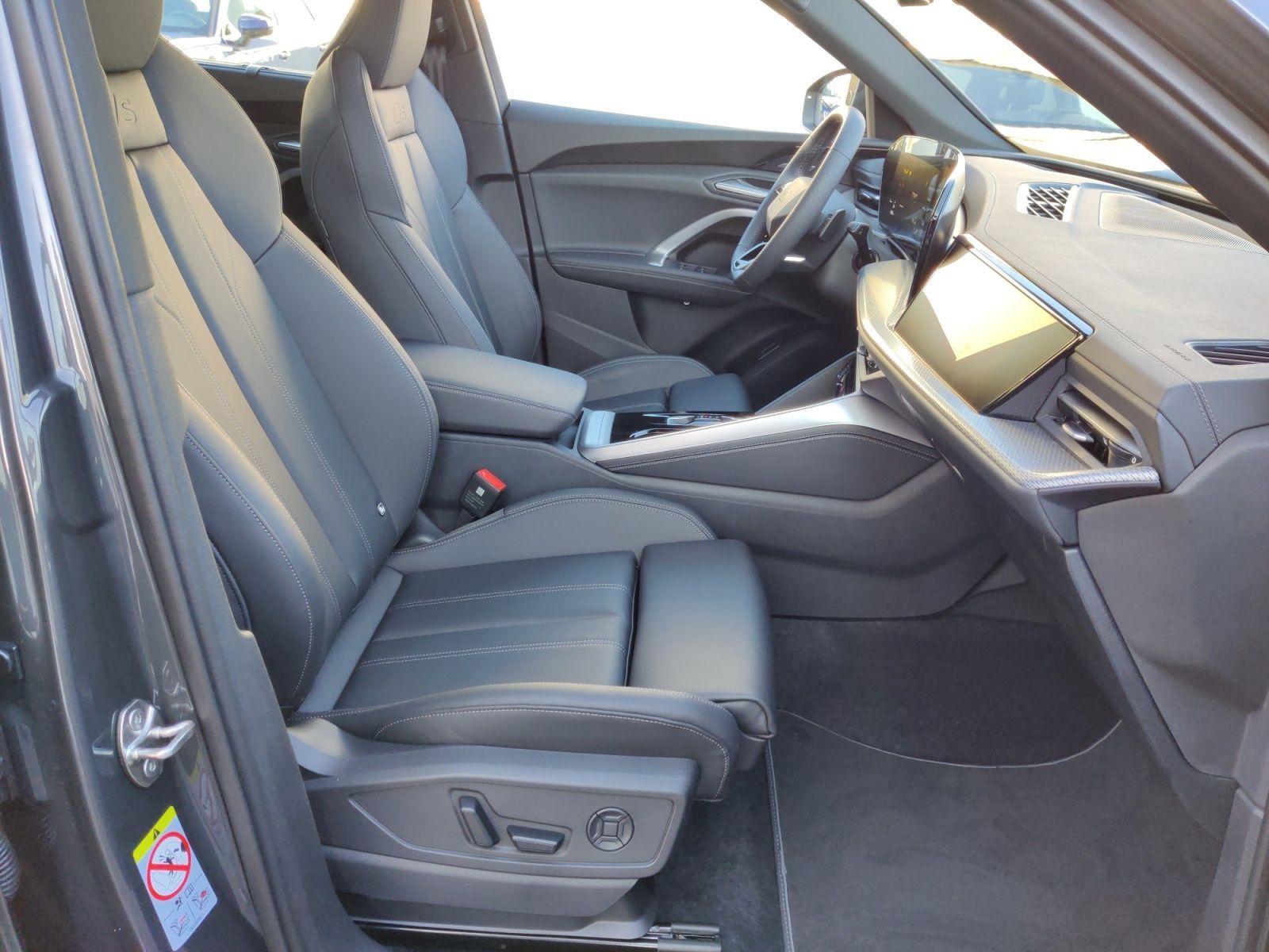 Audi Q5 TDI quattro S tronic - Samsaru's Car Outlet