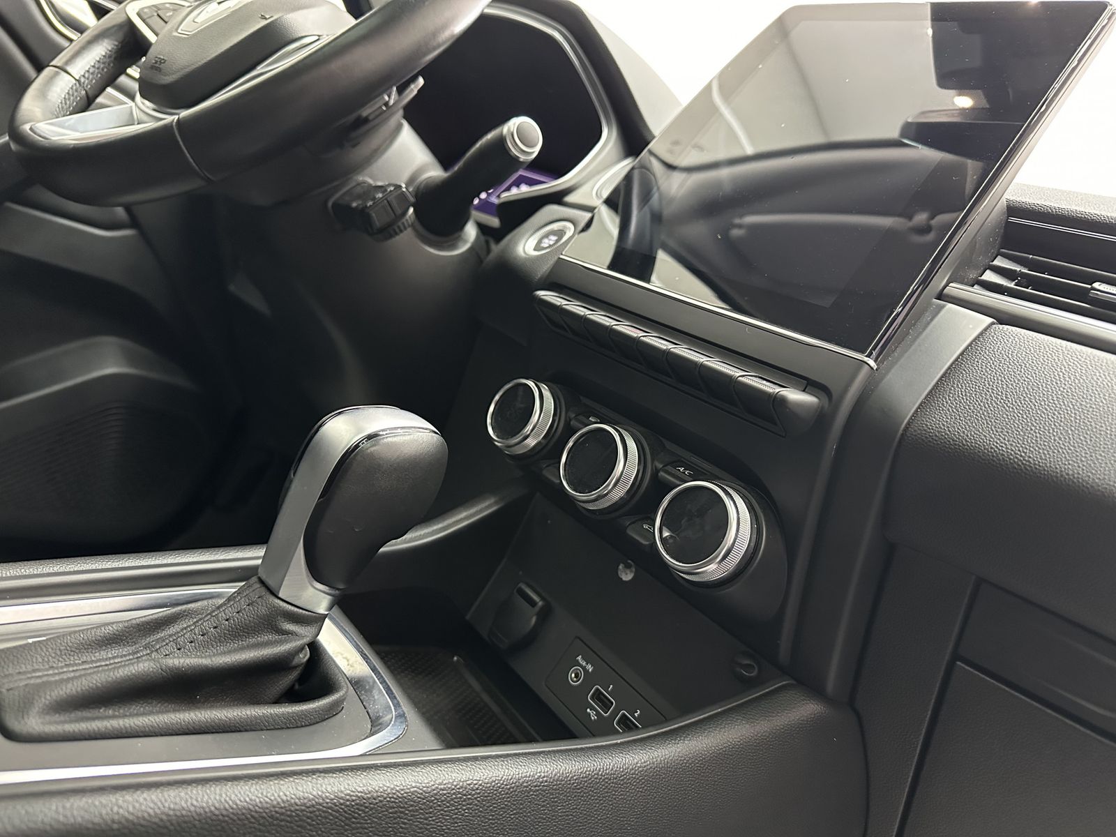 Renault Captur Intens - Samsaru's Car Outlet