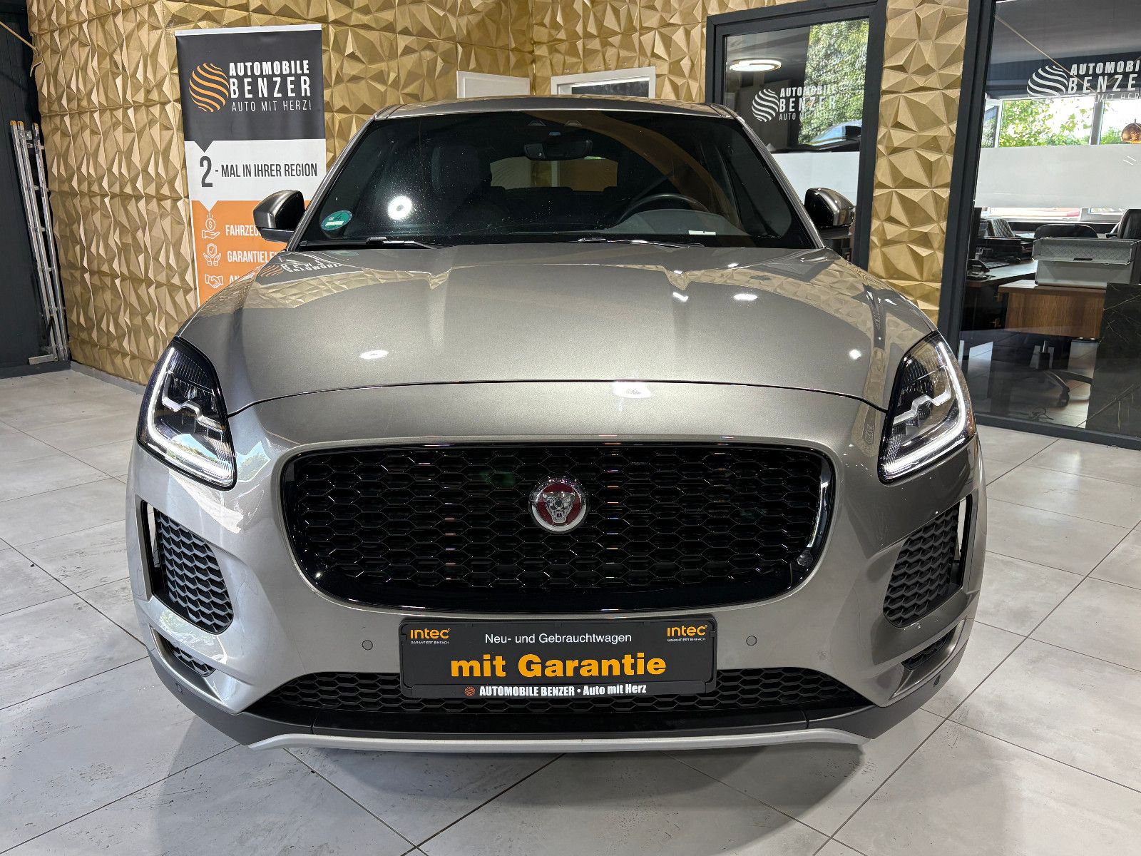 Jaguar E-PACE S/NAVI/KAMERA/APPLE/ACC/SHZ/KLIMA/TOTWINK