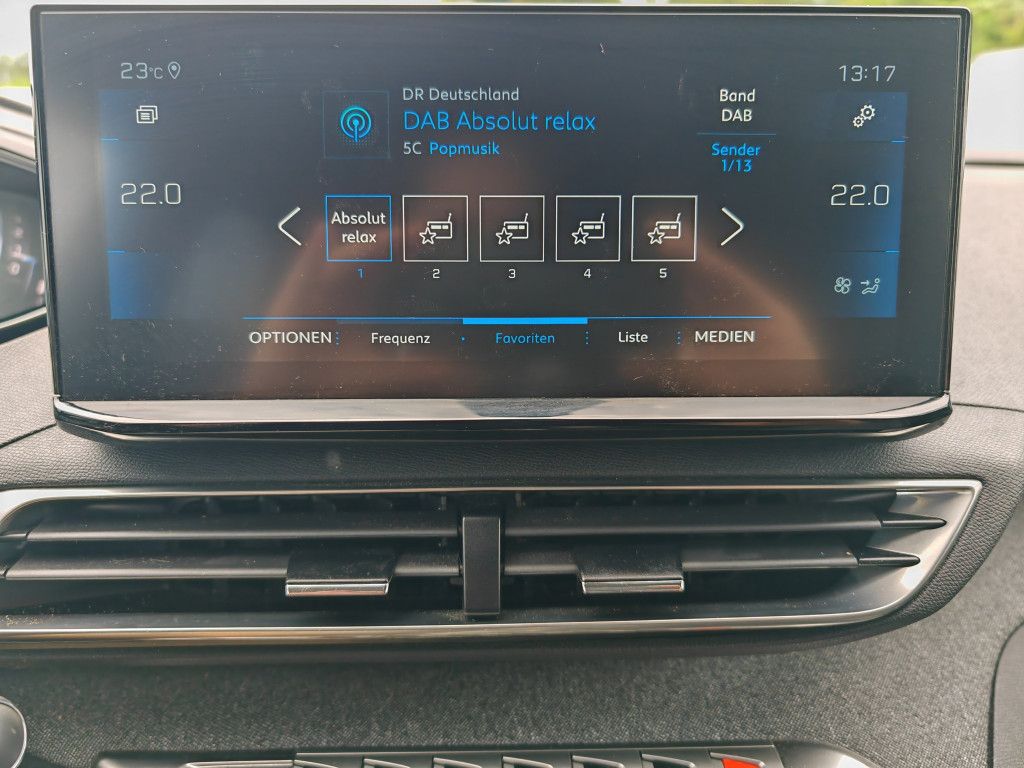 Peugeot 3008 PureTech EAT8 ALLURE PACK TOP - Samsaru's Car Outlet
