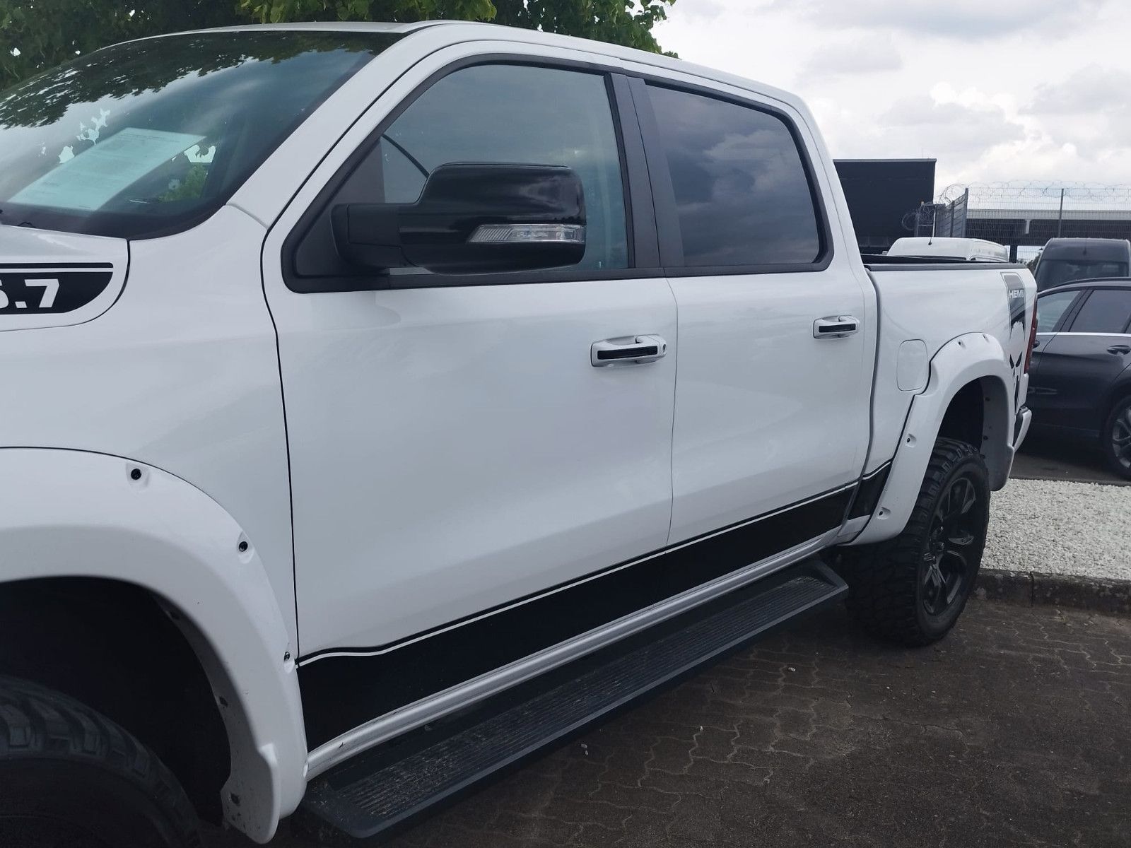 Dodge RAM 1500 Laramie Crew Cab 4x4  Kamera Leder LED