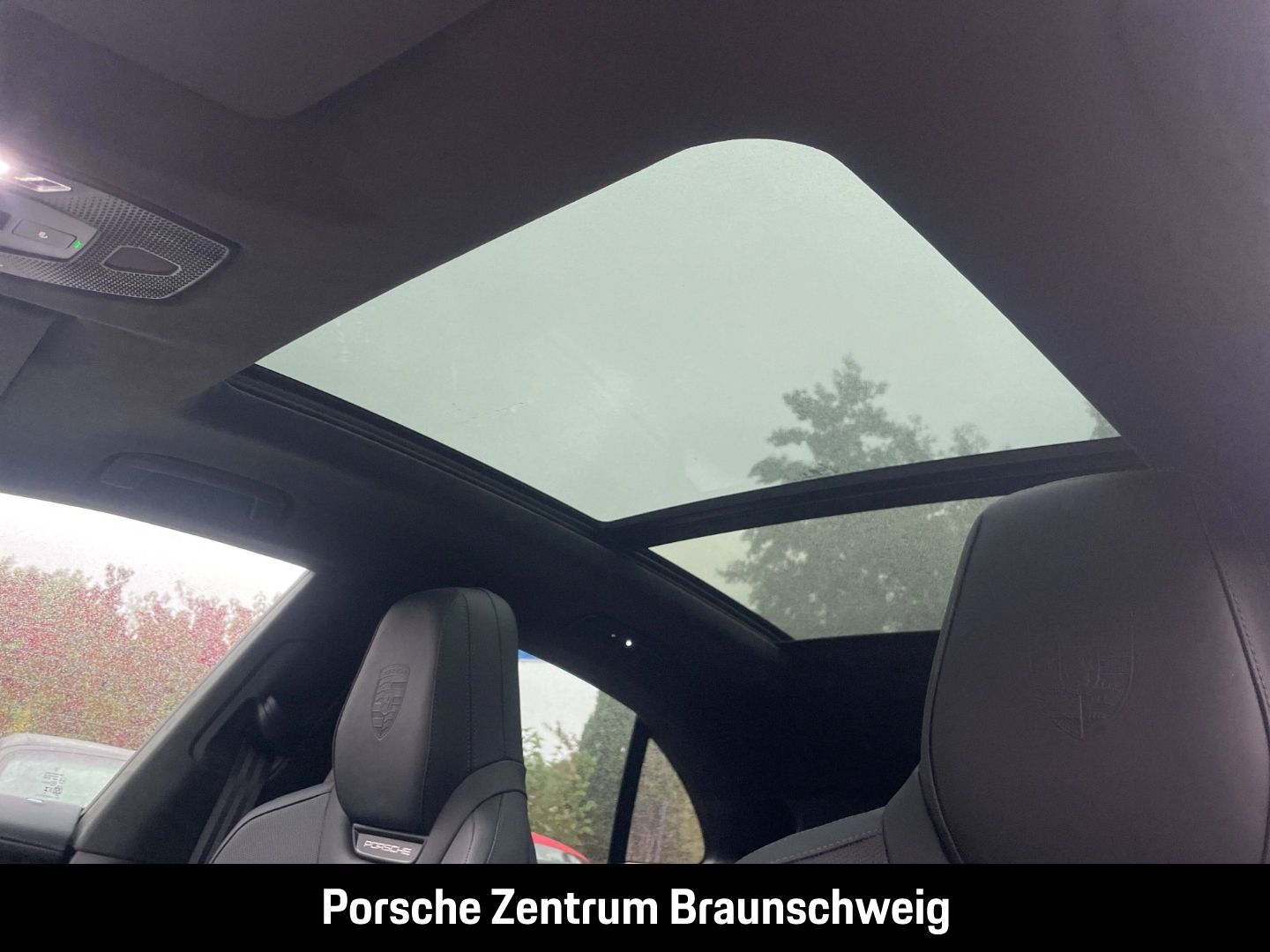 Porsche Macan Turbo BOSE Luftfederung Panoramadach LED