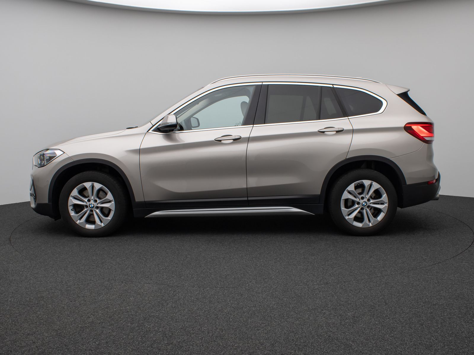BMW X1 xD25d xLine - Samsaru's Car Outlet