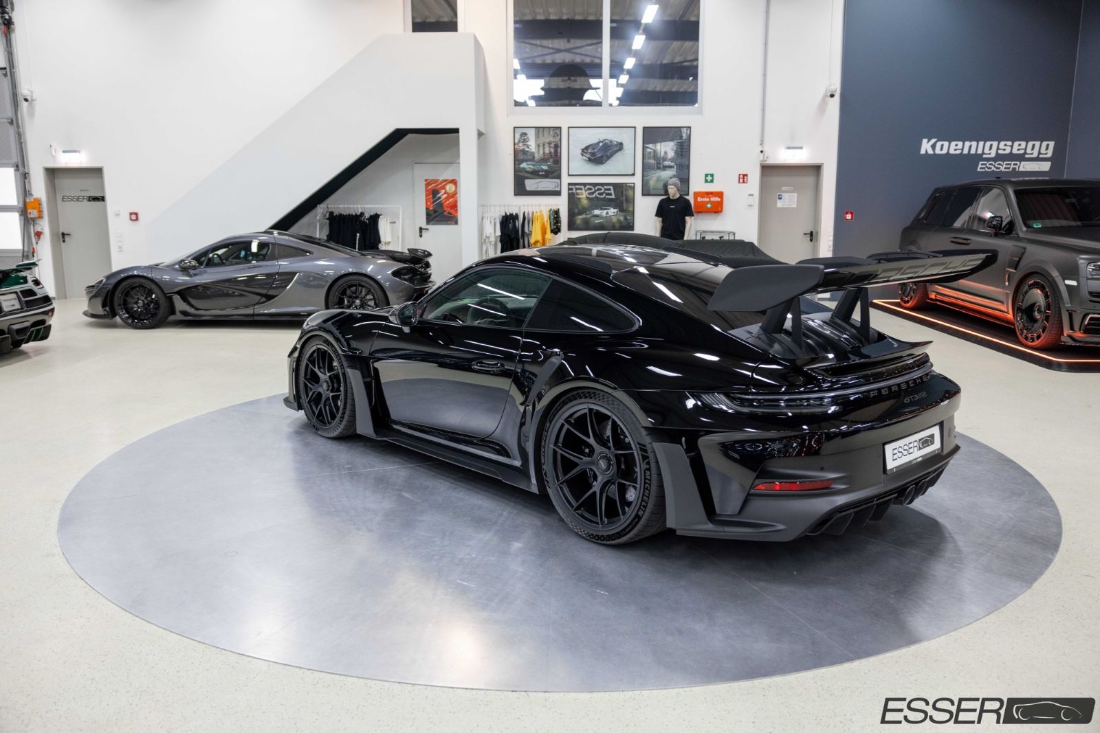 Porsche 992 GT3 RS - Samsaru's Car Outlet
