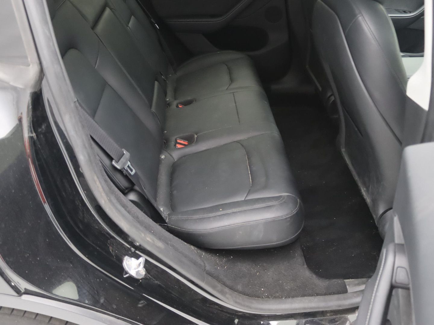 Tesla Model Y Long Range AWD 75kWh 351pk AMD RYZEN HW4