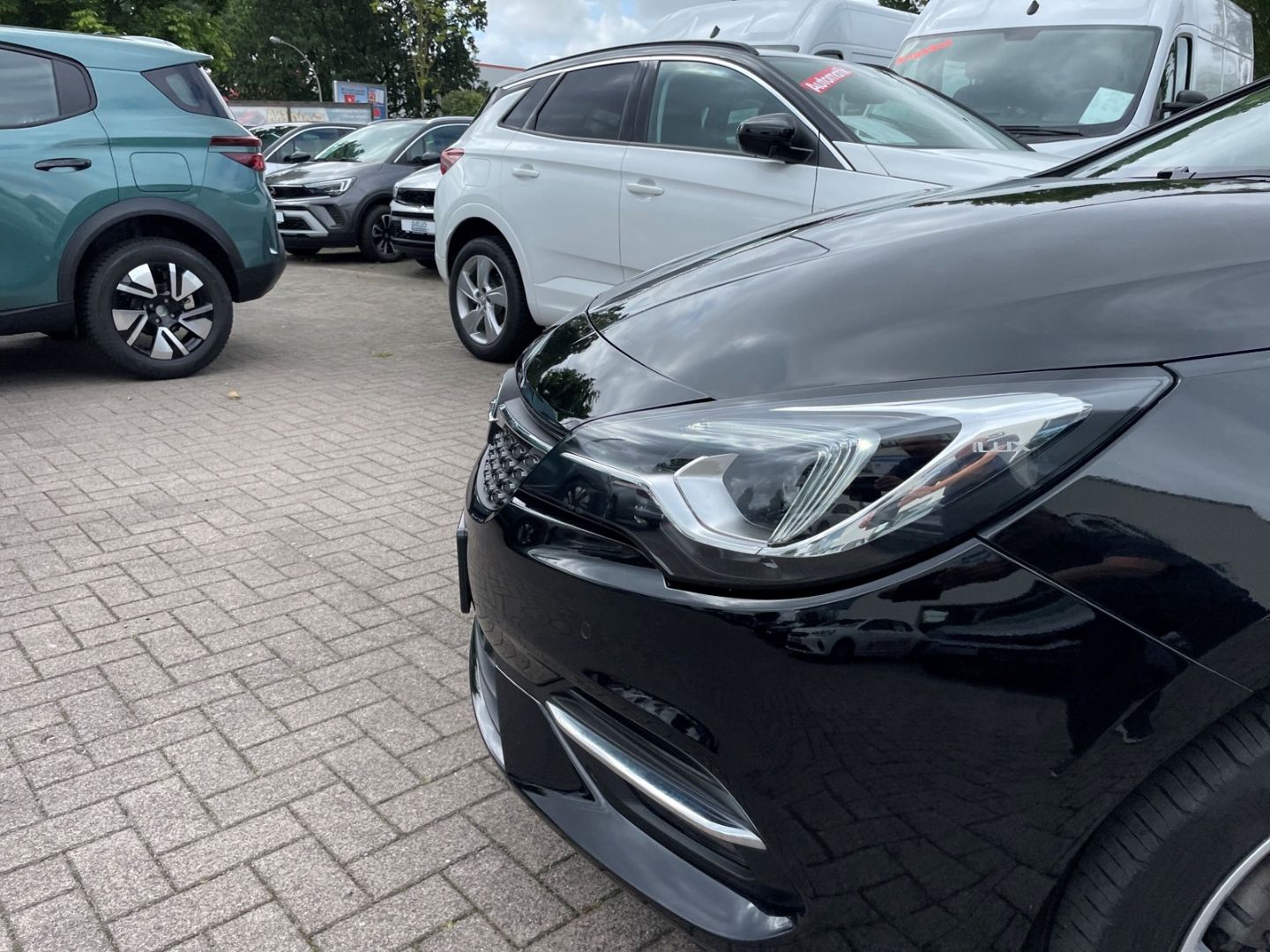 Opel Astra ST Business Elegance 1.5D - Samsaru's Car Outlet