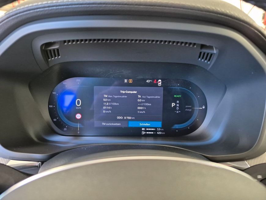 Volvo XC60 T8 AWD Plug-in Hybrid Ultra Black Edition - Samsaru's Car Outlet