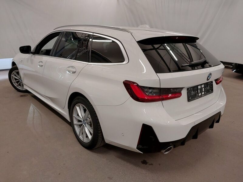 BMW 330e Aut. M Sportpaket - Samsaru's Car Outlet