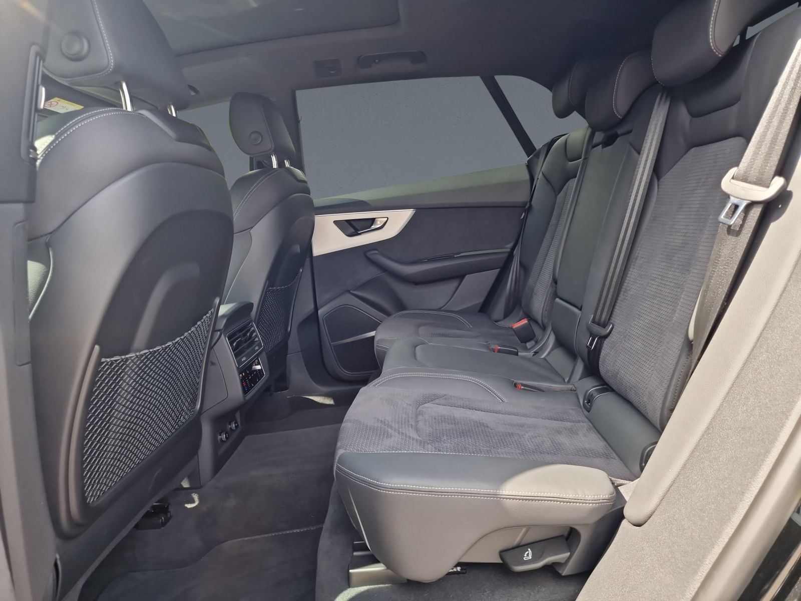 Audi Q8 50 TDI qu S line MATRIX PANO STHZG Luft 22"
