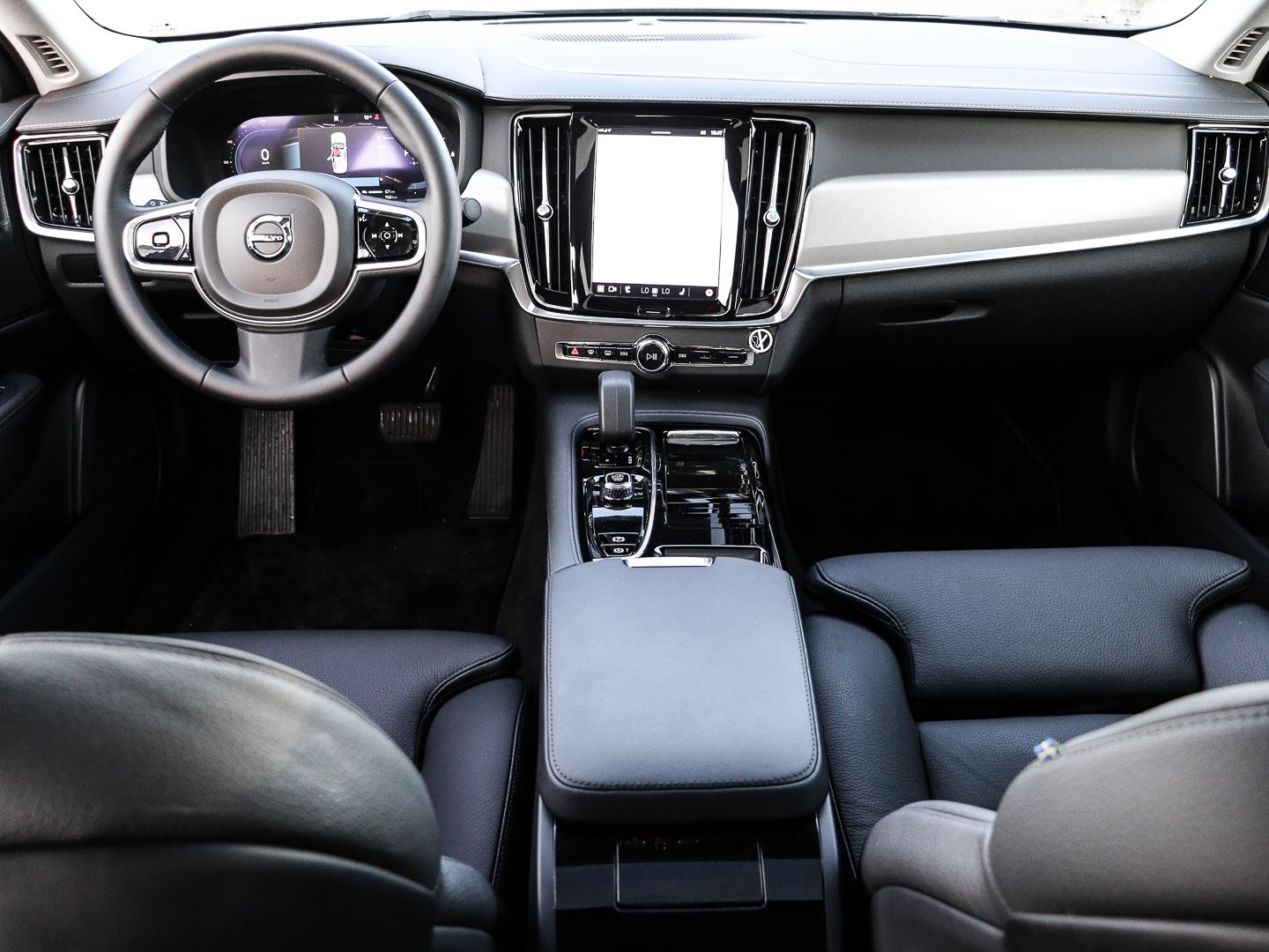 Volvo S90 Plus Dark Recharge Plug-In Hybrid AWD StandH