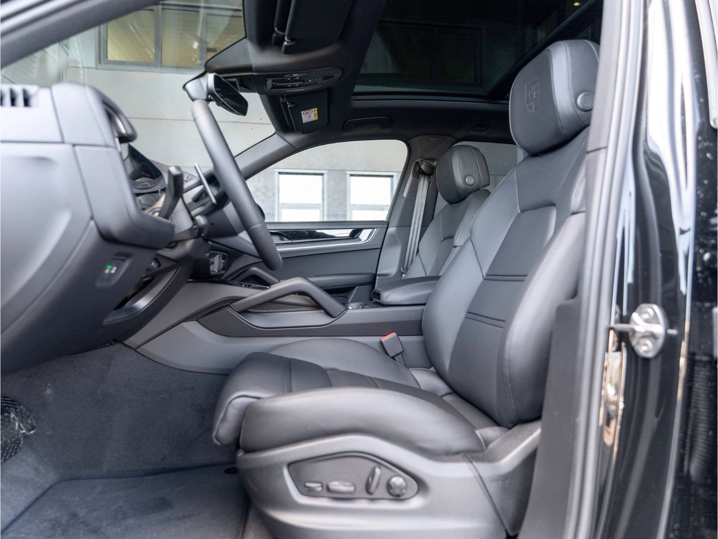 Porsche Cayenne E-Hybrid Hinterachslenkung BOSE HD-Matri