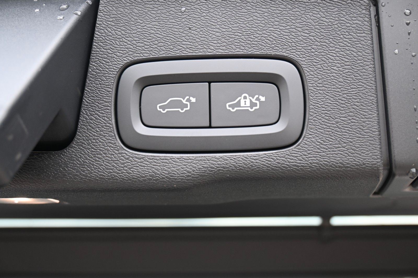 Volvo XC60 B4 D Autom. Plus Dark*STDHZG*360°*H&K*ACC