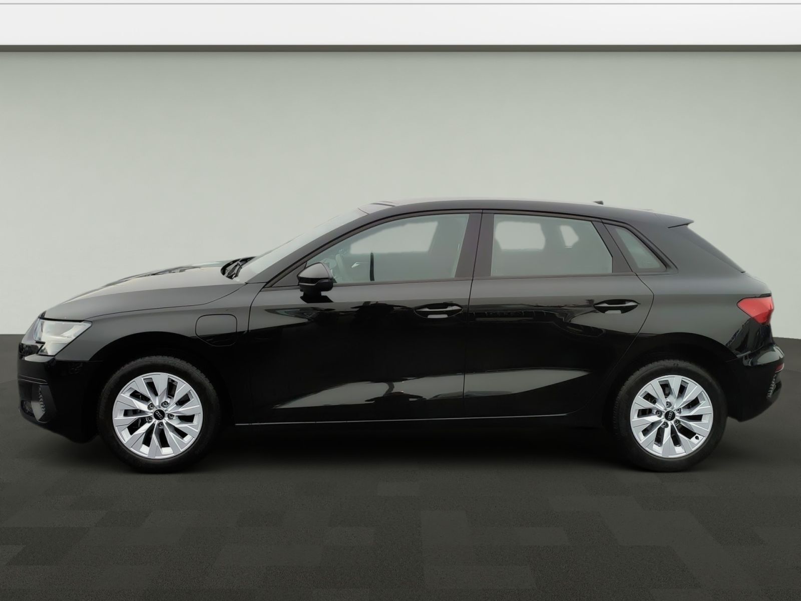 Audi A3 Sportback 40 TFSI e - Samsaru's Car Outlet