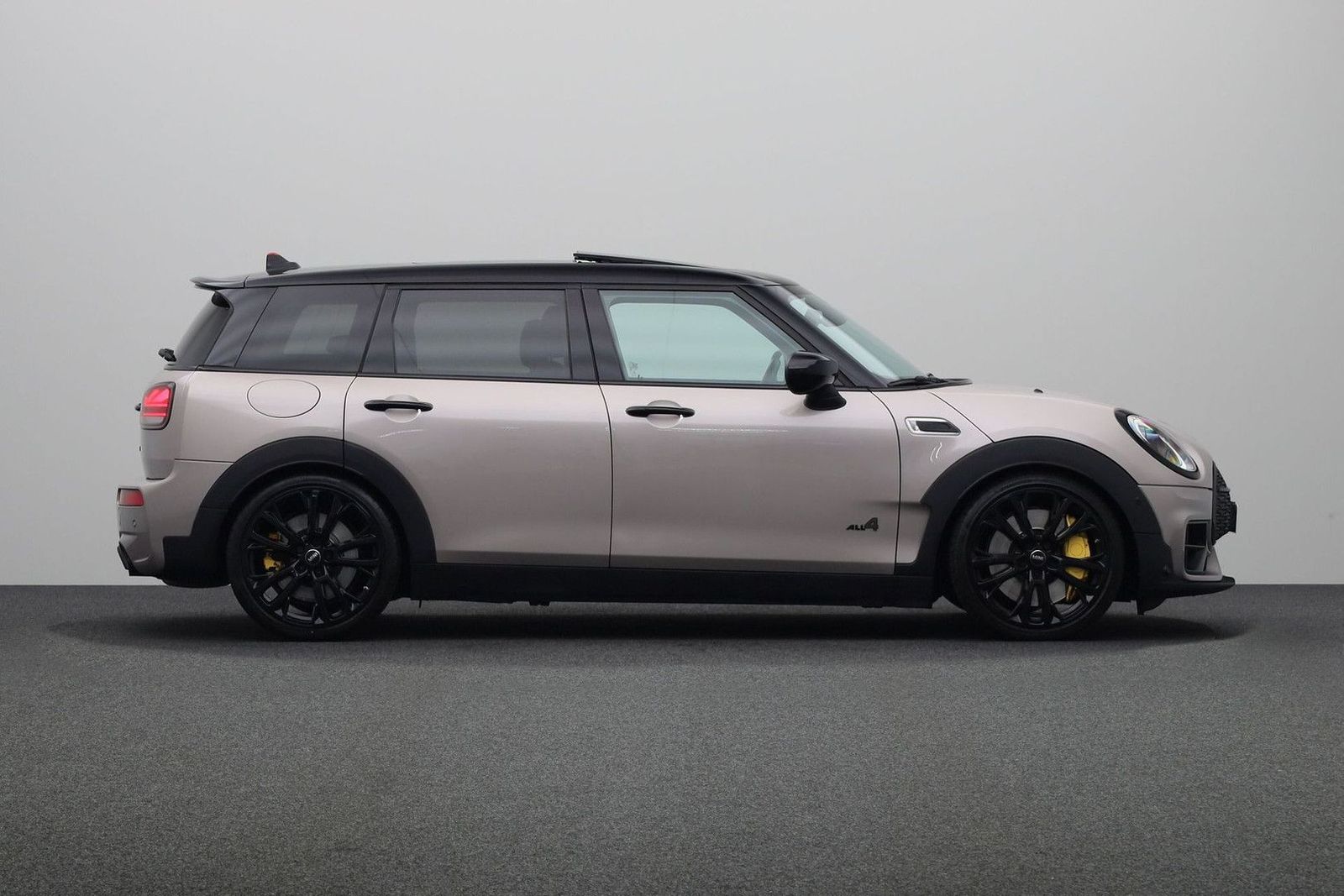 MINI John Cooper Works Clubman Mini 2.0 JCW ALL4 - Samsaru's Car Outlet