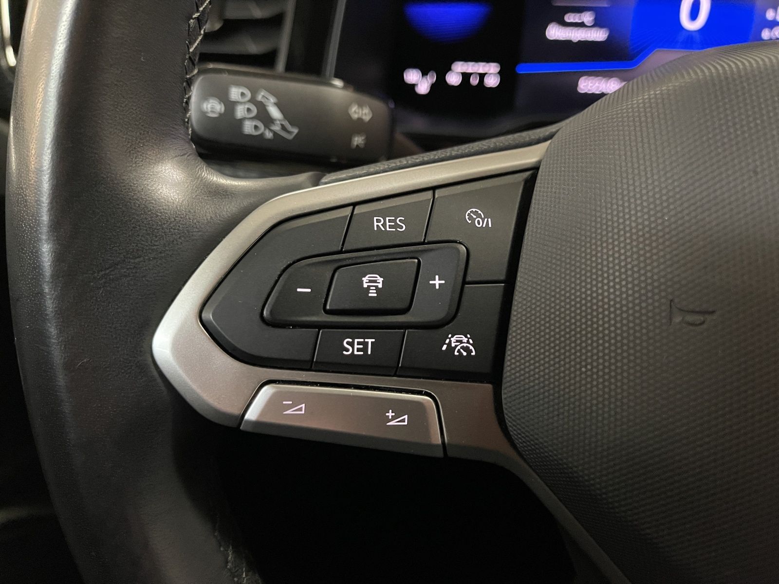 Volkswagen Taigo 1.0 TSI Life - Samsaru's Car Outlet