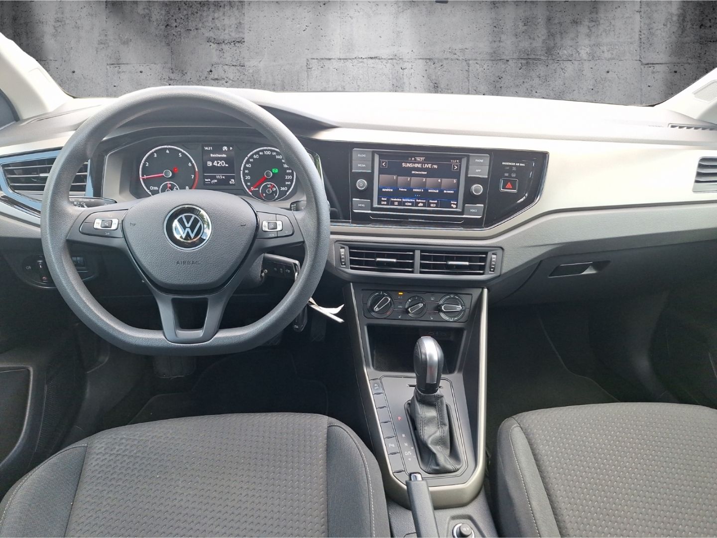 Volkswagen Polo VI 1.0 TSI Comfortline - Samsaru's Car Outlet