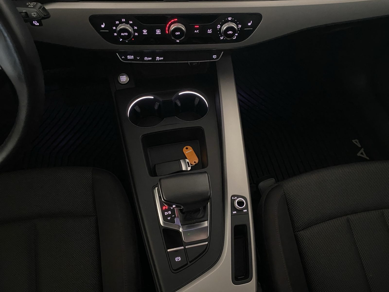 Audi A4 Avant 40 TFSI S tronic - Samsaru's Car Outlet