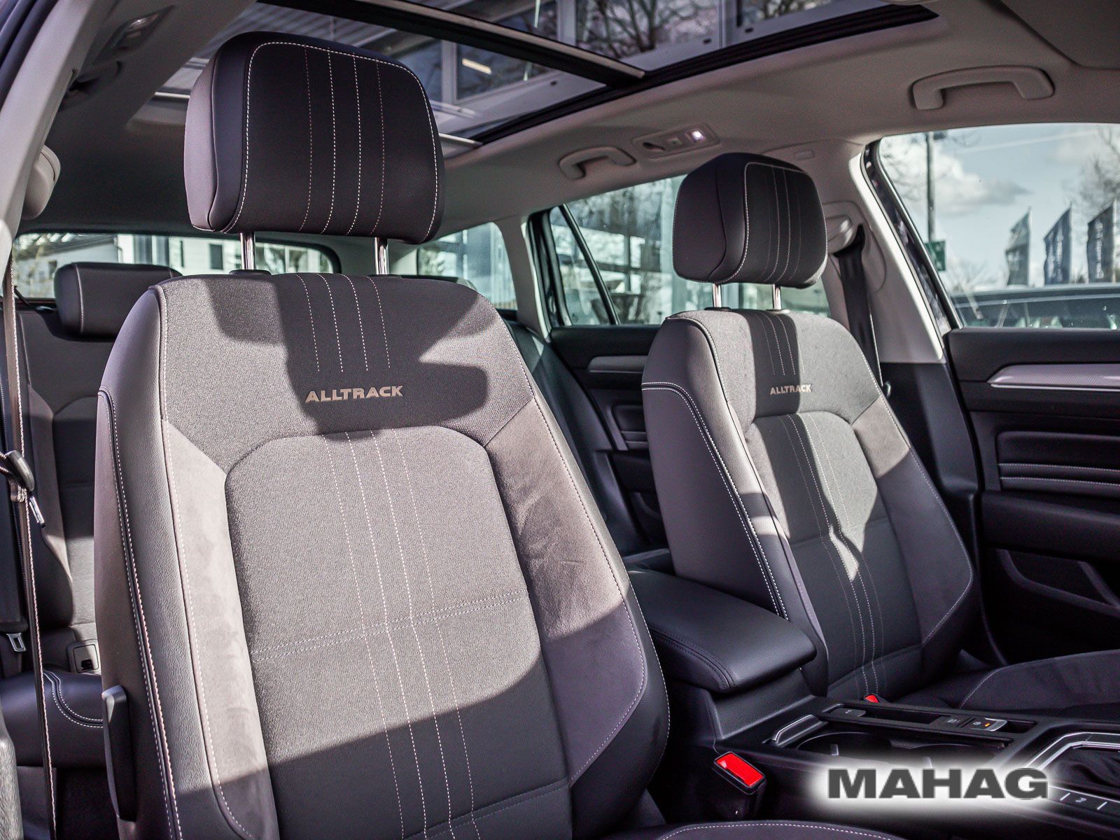Volkswagen Passat Alltrack 2.0 TDI AHK LED Navi ParkPilot R